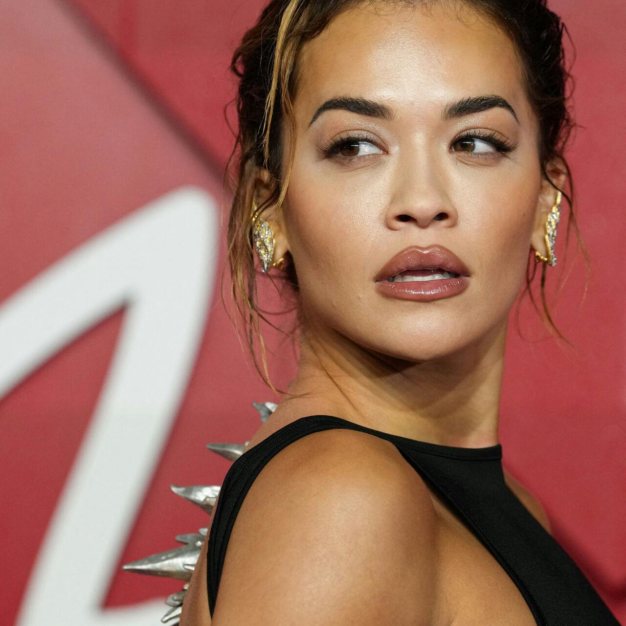 Rita Ora er sjældent blev for at vise kroppen frem.