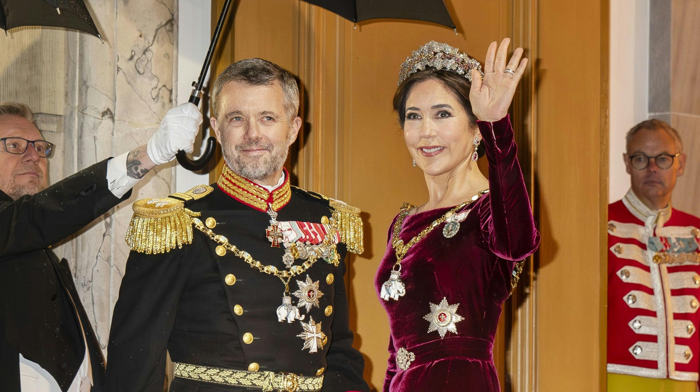 Søndagen bliver også stor for kronprinsesse Mary, som kan skrotte en række formaliteter, når hun bliver dronning af Danmark.