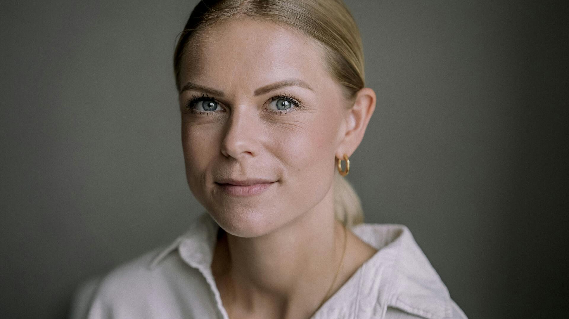 Amors pil har ramt influencer Line Rømer Borregaard. Hun er nemlig blevet kærester med Mikkel, som hun mødte via Instagram i efteråret.