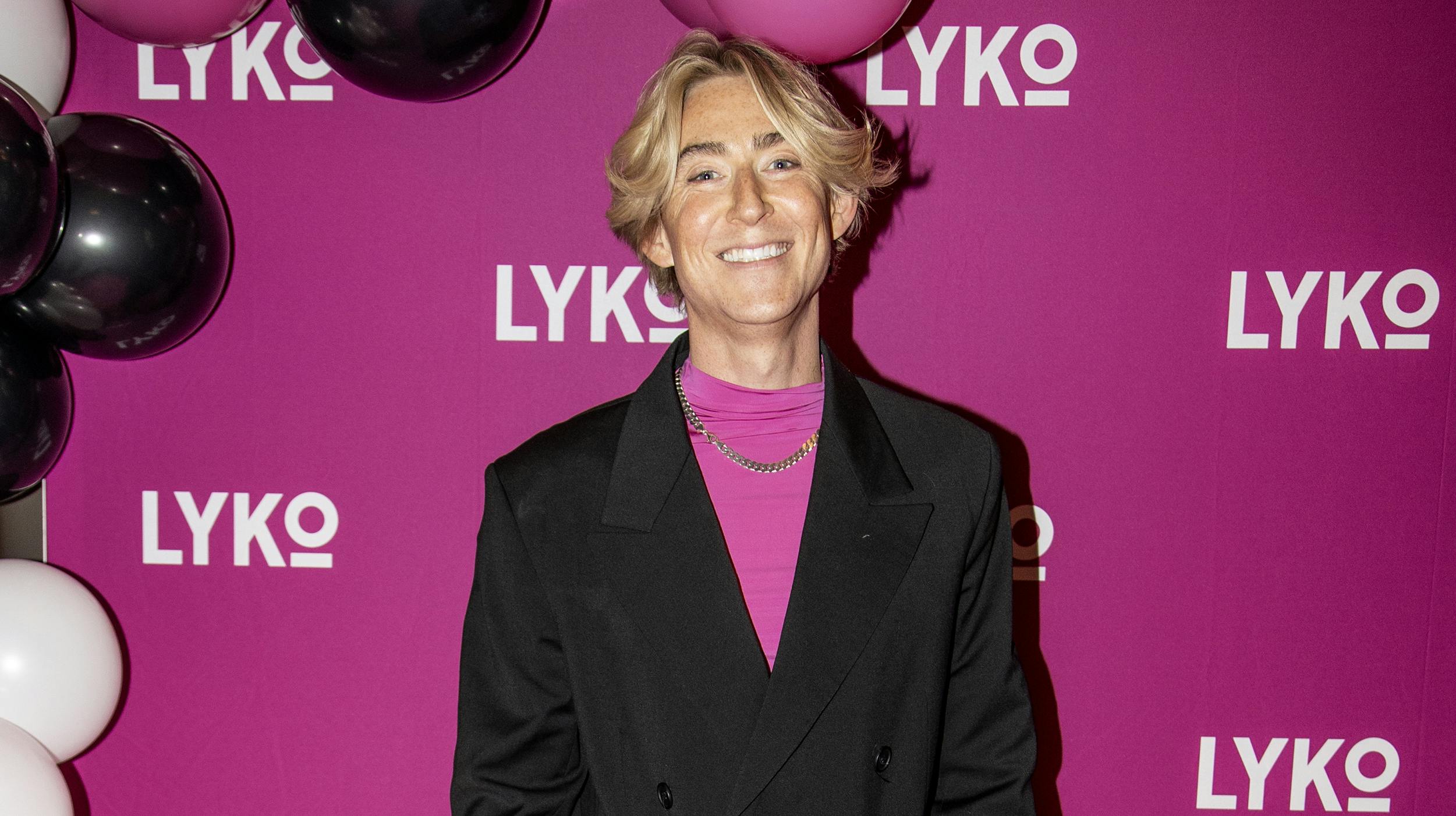 Det er ikke meget, vi ser til Emil Thorups kæreste – og det er der en god grund til, afslører han.