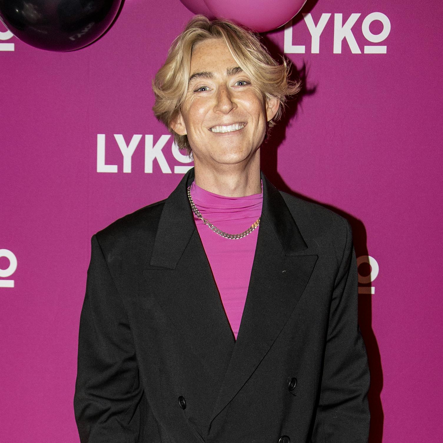 Det er ikke meget, vi ser til Emil Thorups kæreste – og det er der en god grund til, afslører han.