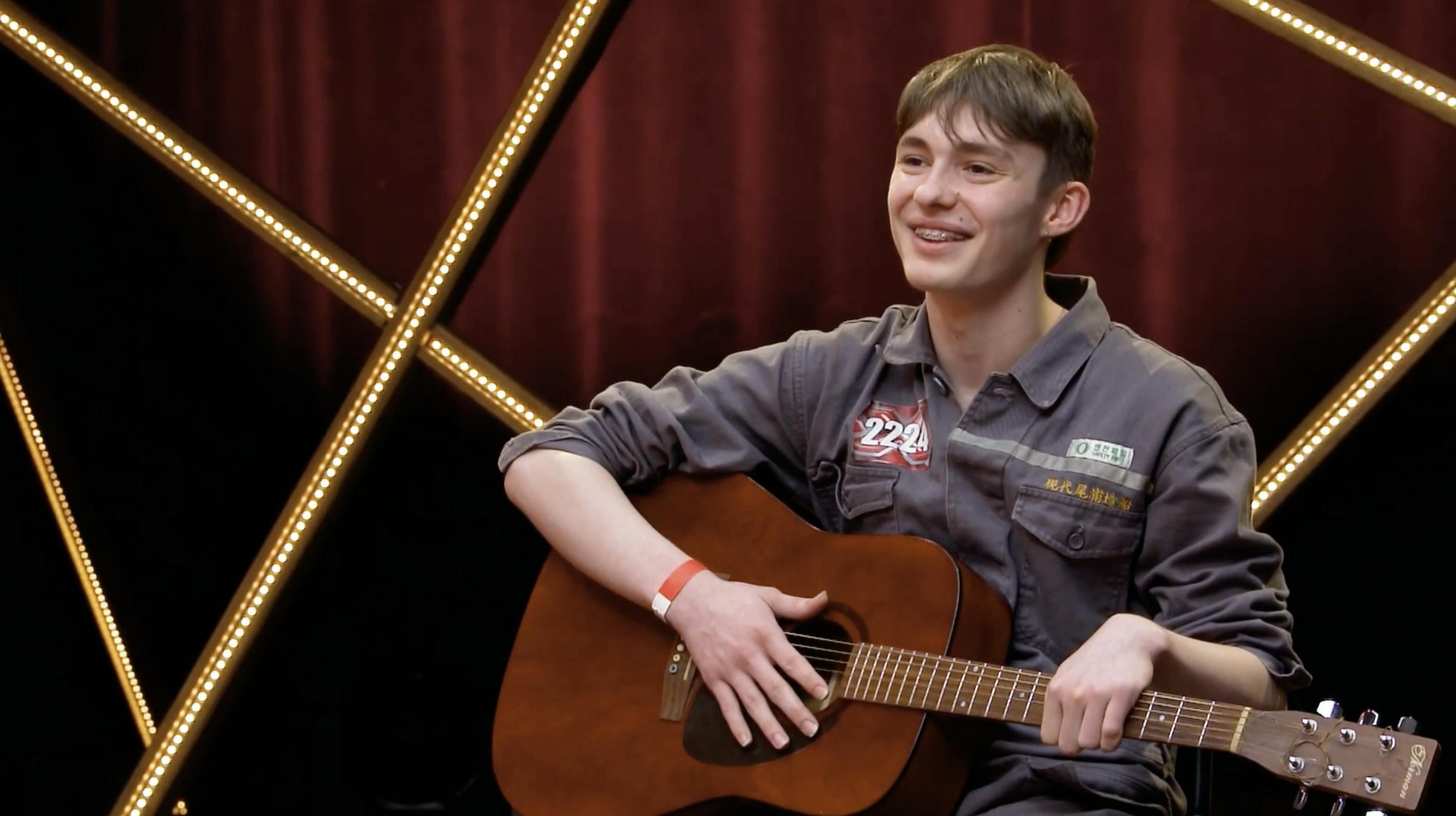 August i "X Factor"