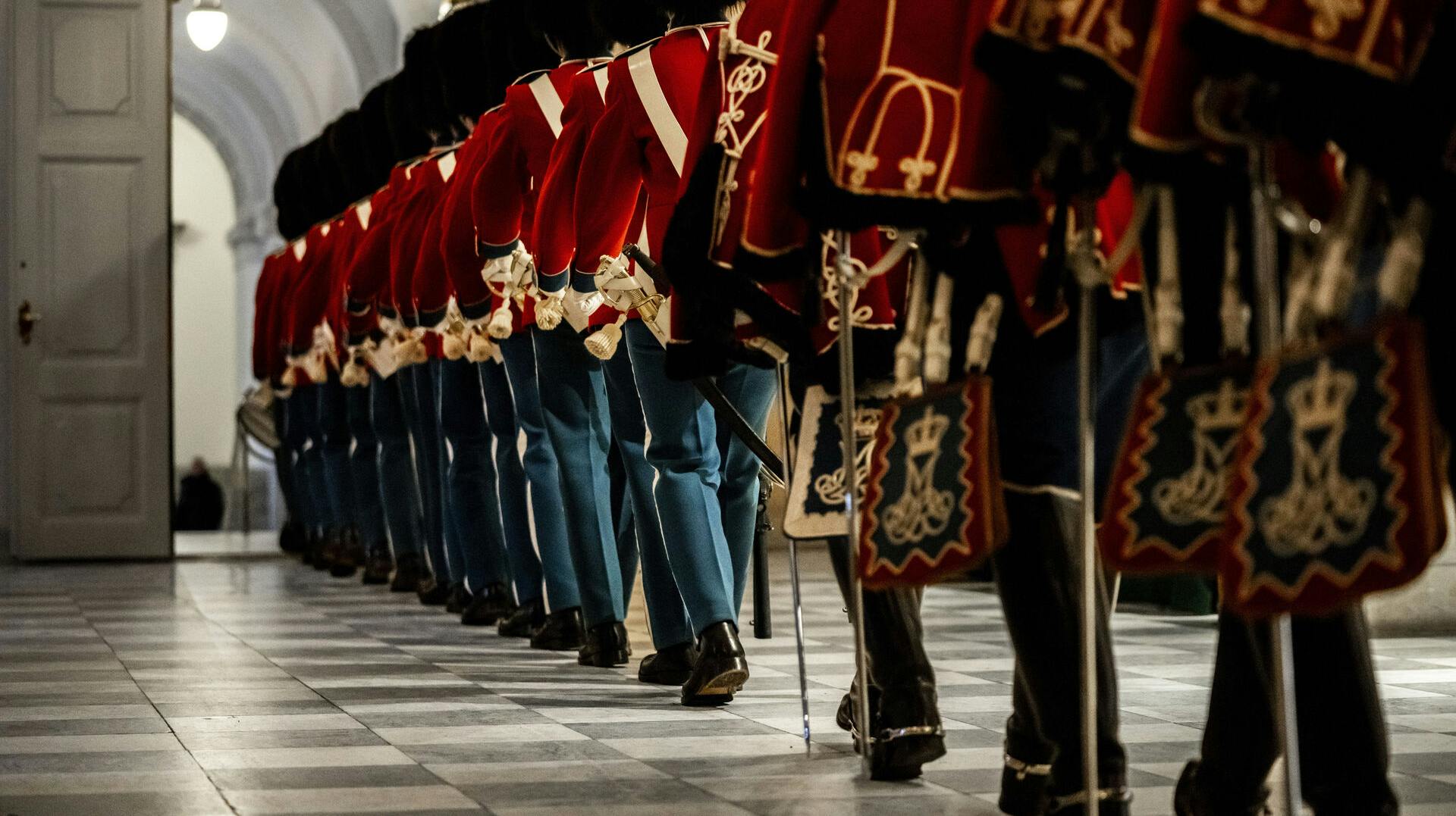 Anklager mod person i den kongelige livgarde