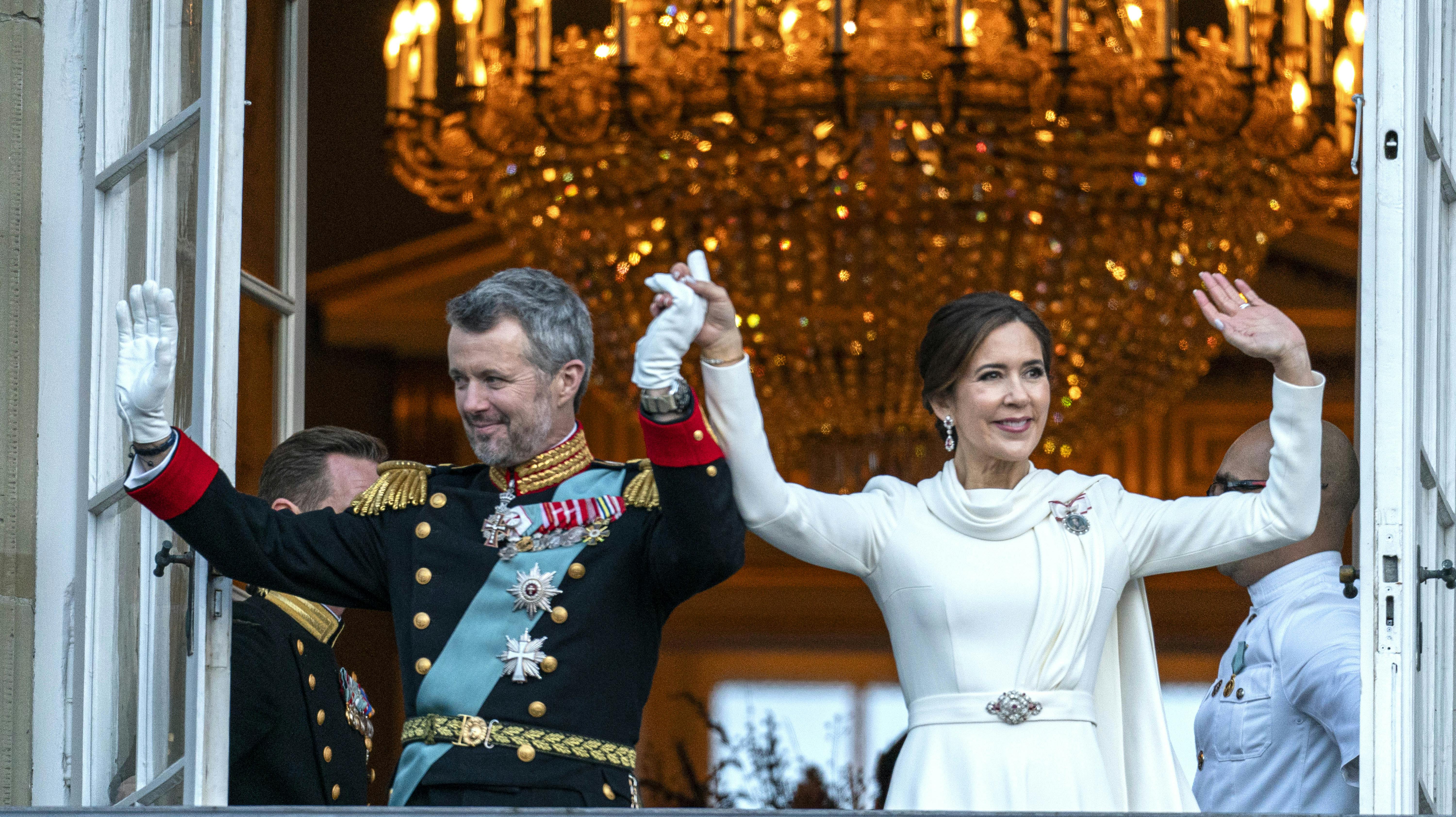 Christiansborg og Amalienborg den 14.1.2024Tronskifte.Dronningen Magrethe har abdiceret. Kronprins Frederik og Kronprinsesse Mary Kong Frederik og Dronning Mary.Dronning Margrethe