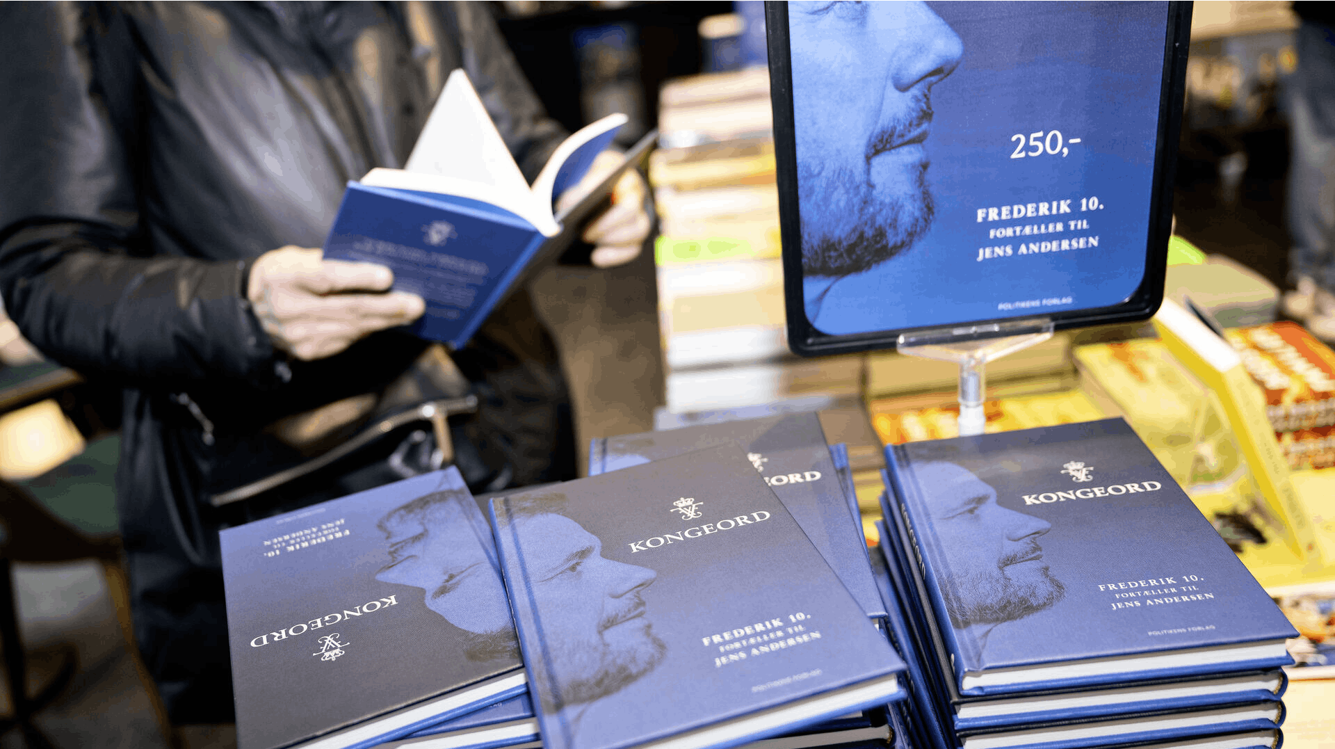 Forfatteren bag bogen "Kongeord", Jens Andersen, vil lade kongens ord tale for sig selv. 