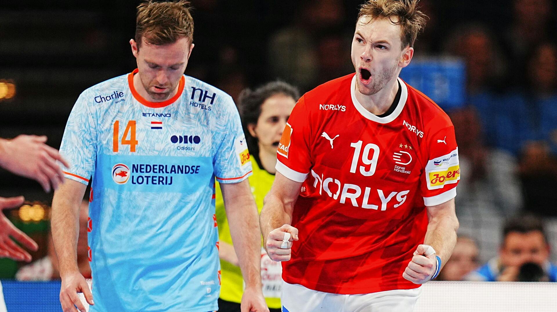 De danske håndboldherrer åbner mellemrunden ved EM med en storsejr på 39-27 over Holland.