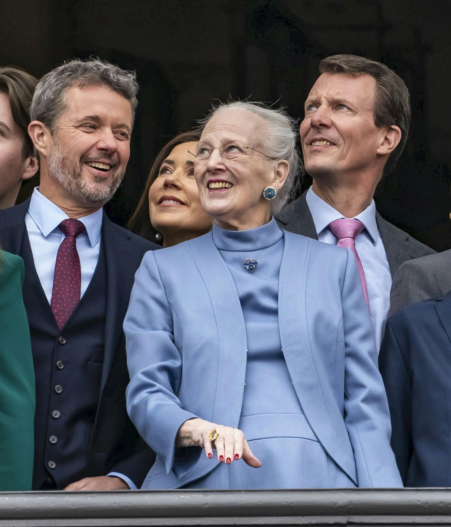 Kong Frederik kommer ligesom sin forgænger, dronning Margrethe, til at sige "Gud bevare Danmark!" i sin nytårstale.