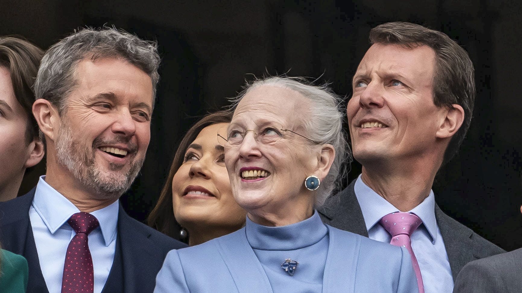 Kong Frederik kommer ligesom sin forgænger, dronning Margrethe, til at sige "Gud bevare Danmark!" i sin nytårstale.