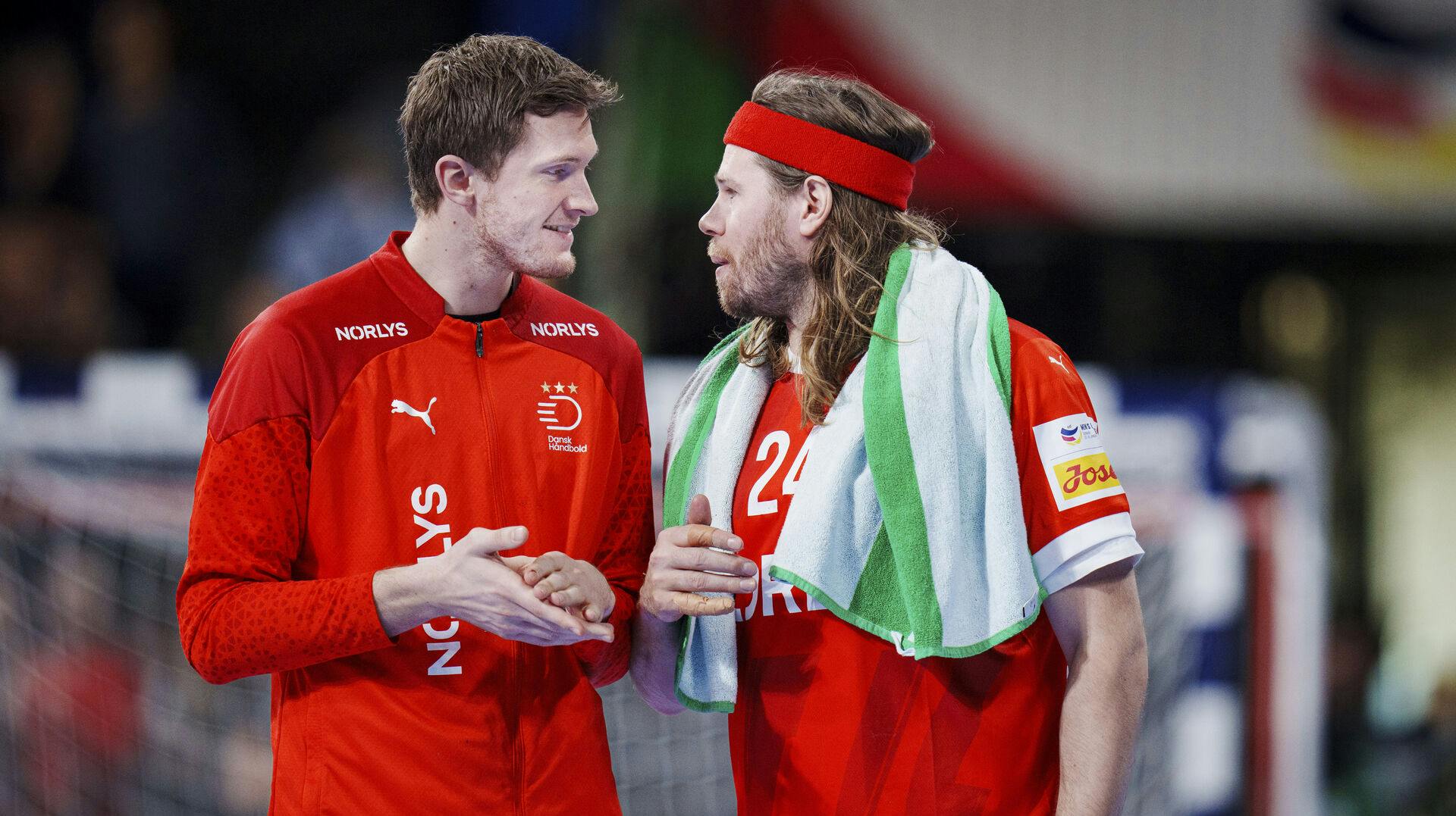 Mikkel Hansen sidder mere på bænken, end han plejer for det danske landshold.