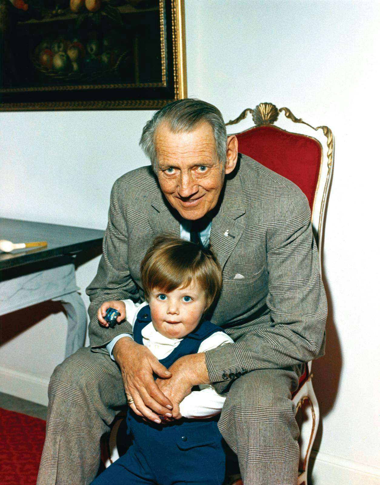 Frederik 9. med lille Frederik 10.