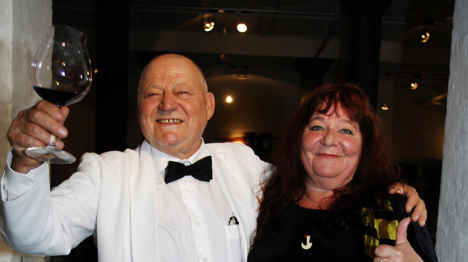 Rebecca Brüel var gift med Troels Trier, som hun har spillet musik med gennem sit liv. 