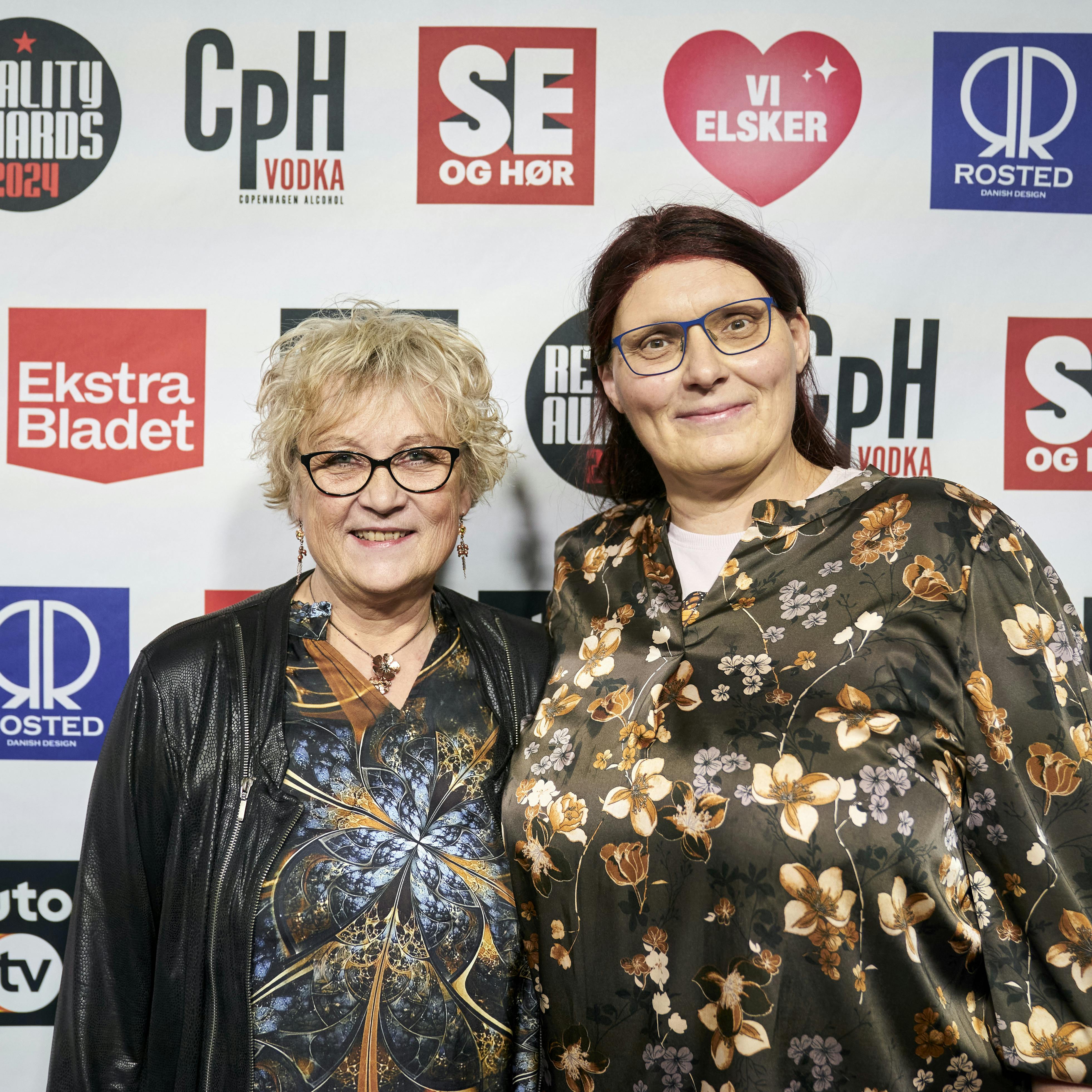 Winnie Topp fra "Landmand søger kærlighed" havde det heldigvis godt nok til, at hun kunne møde op til Reality Awards og hygge sig lidt.