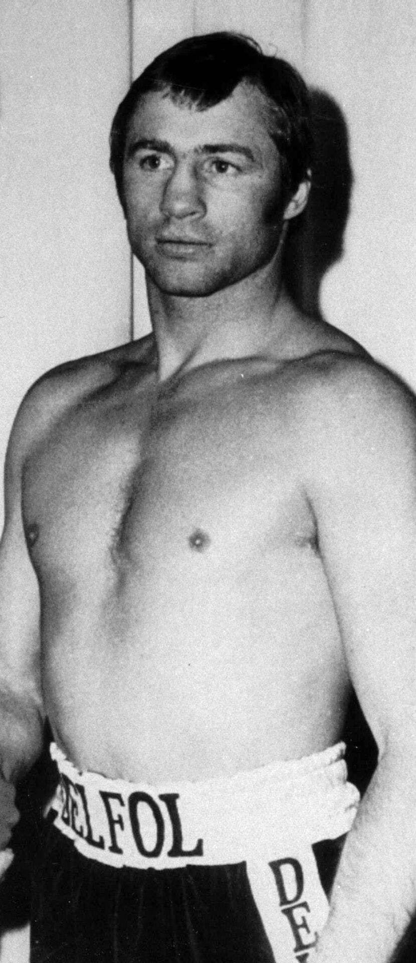 BOKSEREN TOM BOGS FRA ÅRET 1974, HVOR HAN SLUTTEDE SIN GLOVAERDIGE KARRIERE.