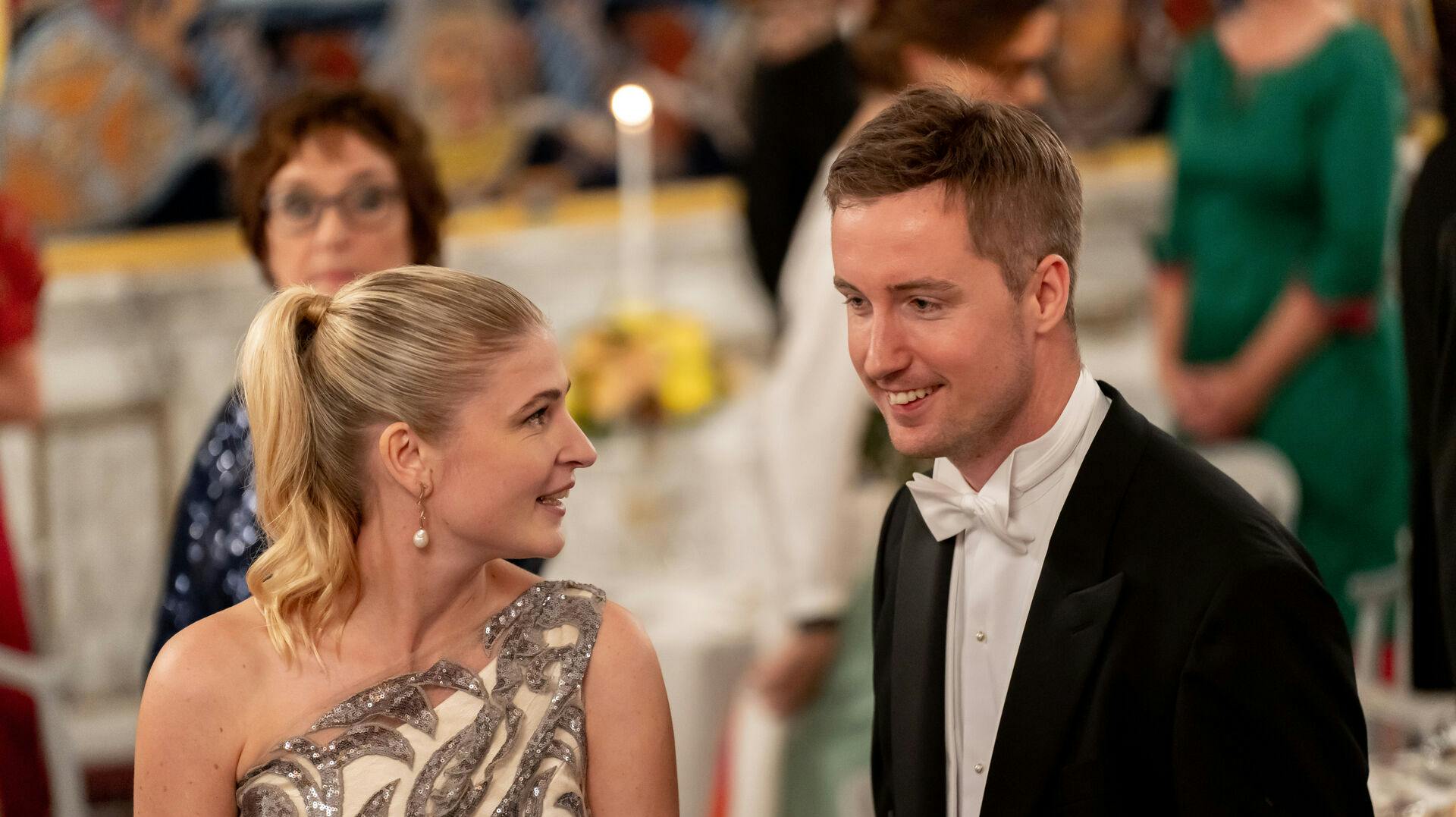 Jakob Mark (SF) og Christina Krzyrosiak Hansen (S) til aftenselskab på Christiansborg Slot under fejringen af dronningens 50-års regeringsjubilæum i København, fredag den 23. september 2022. (Foto: Emil Helms/Ritzau Scanpix)