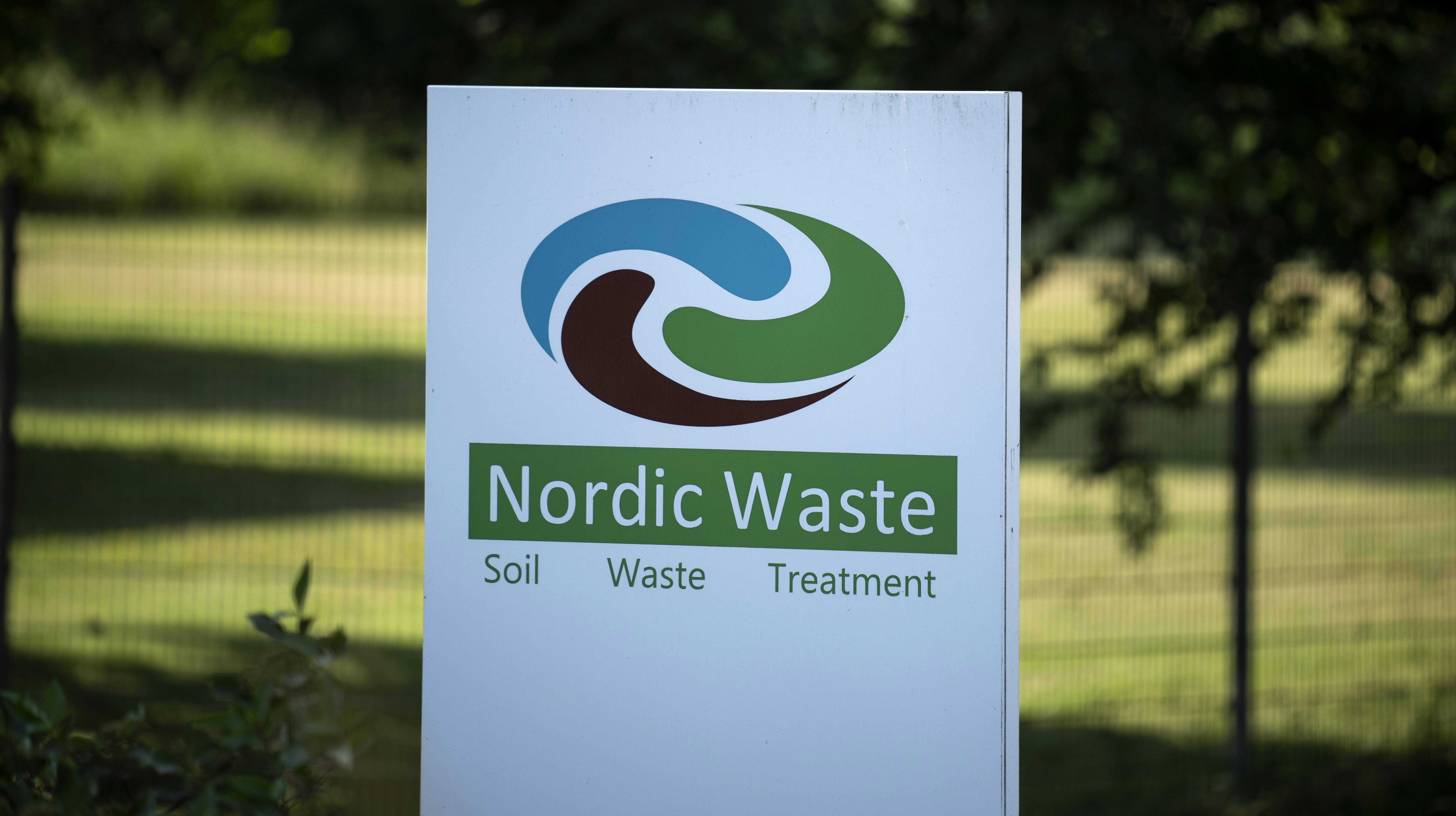 Selskabet Nordic Waste indgiver konkursbegæring efter sag om et stort og potentielt miljøskadeligt jordskred ved Randers.