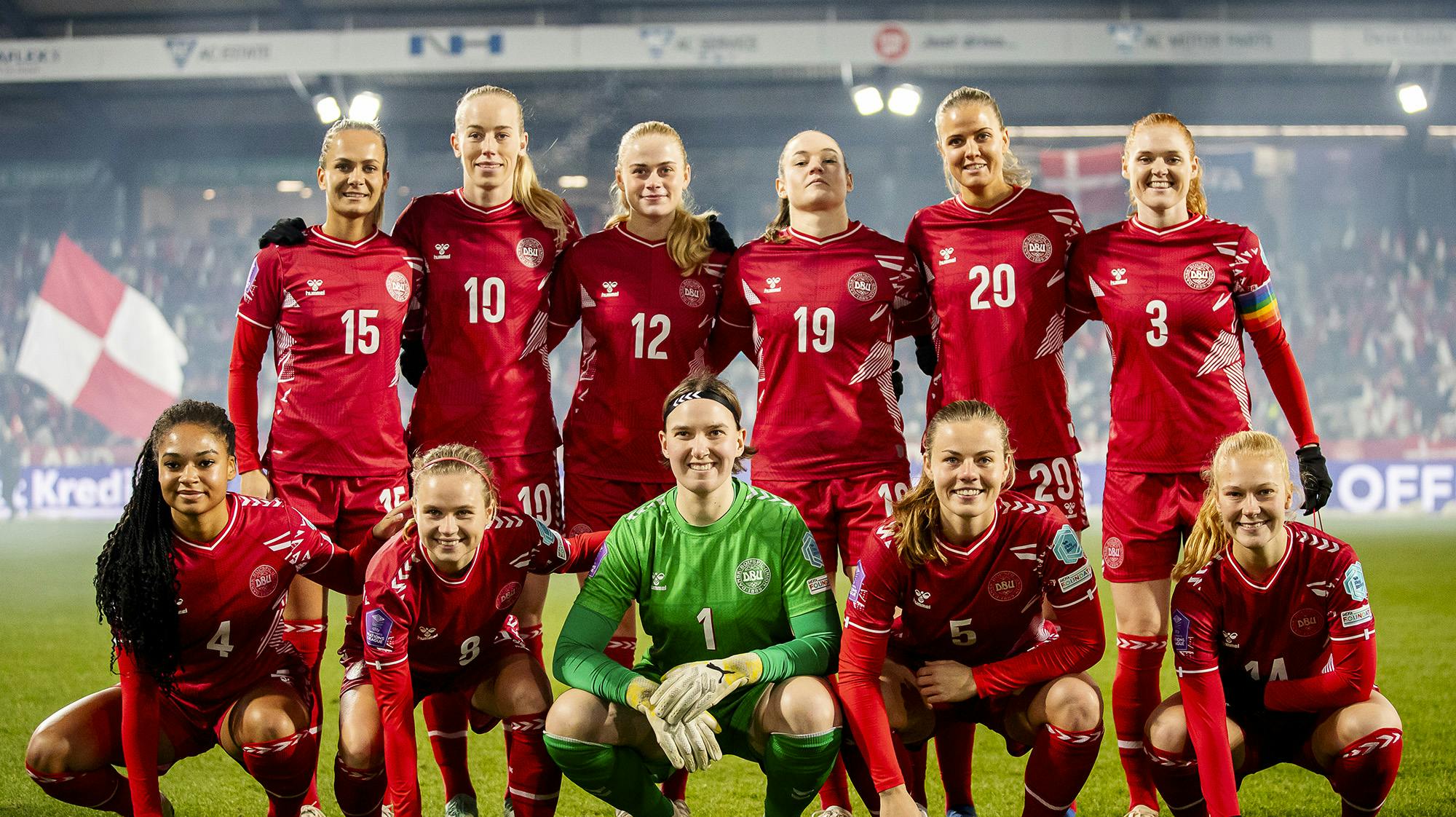Her ses kvindernes fodboldlandshold inden deres Nations League-kamp mod Island i december.