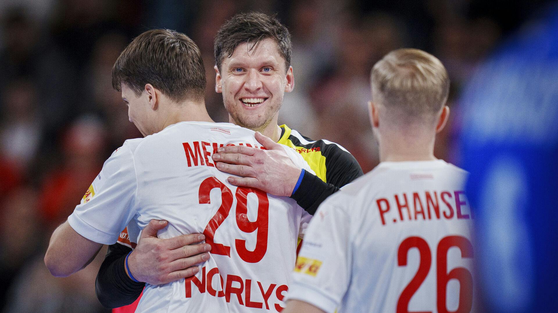 Aaron Mensing er en af aftenens oversiddere. 