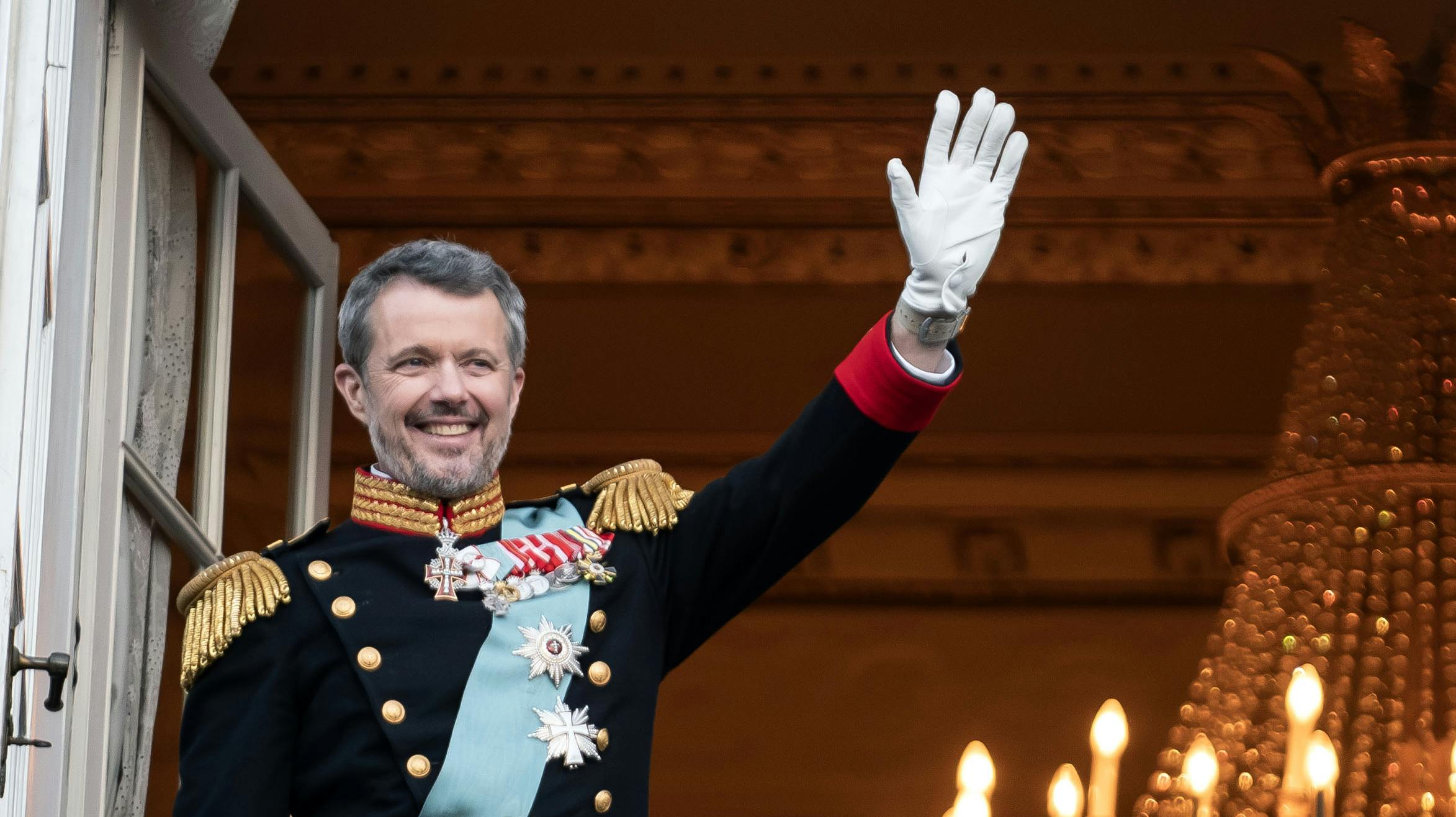 Den nye bog "Kongeord" udkom blot få dage efter tronskiftet.
