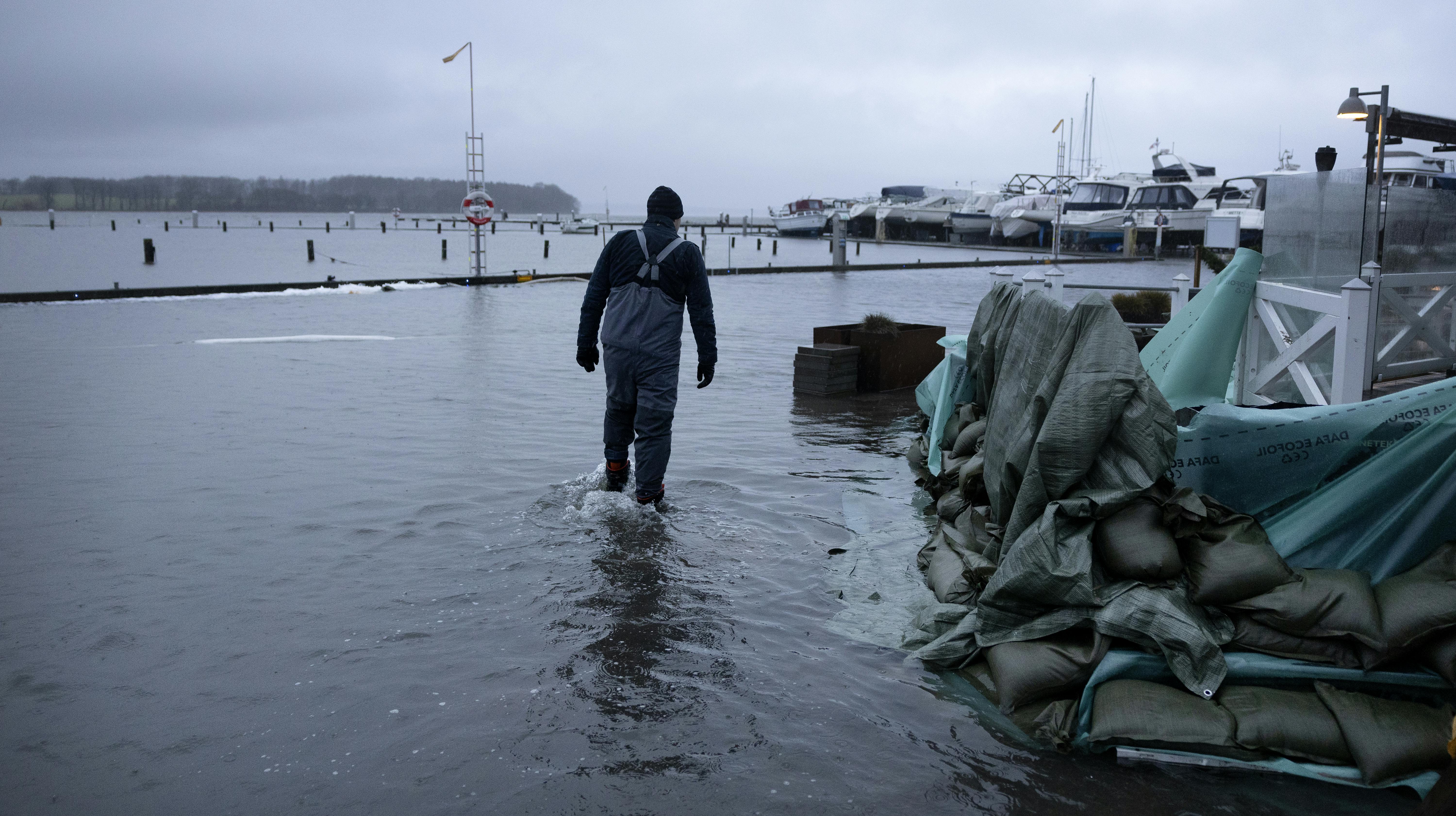 Klima. Flere dage med store mængder regn og østenvind har skabt en usædvanlig situation. Havnen i Præstø.