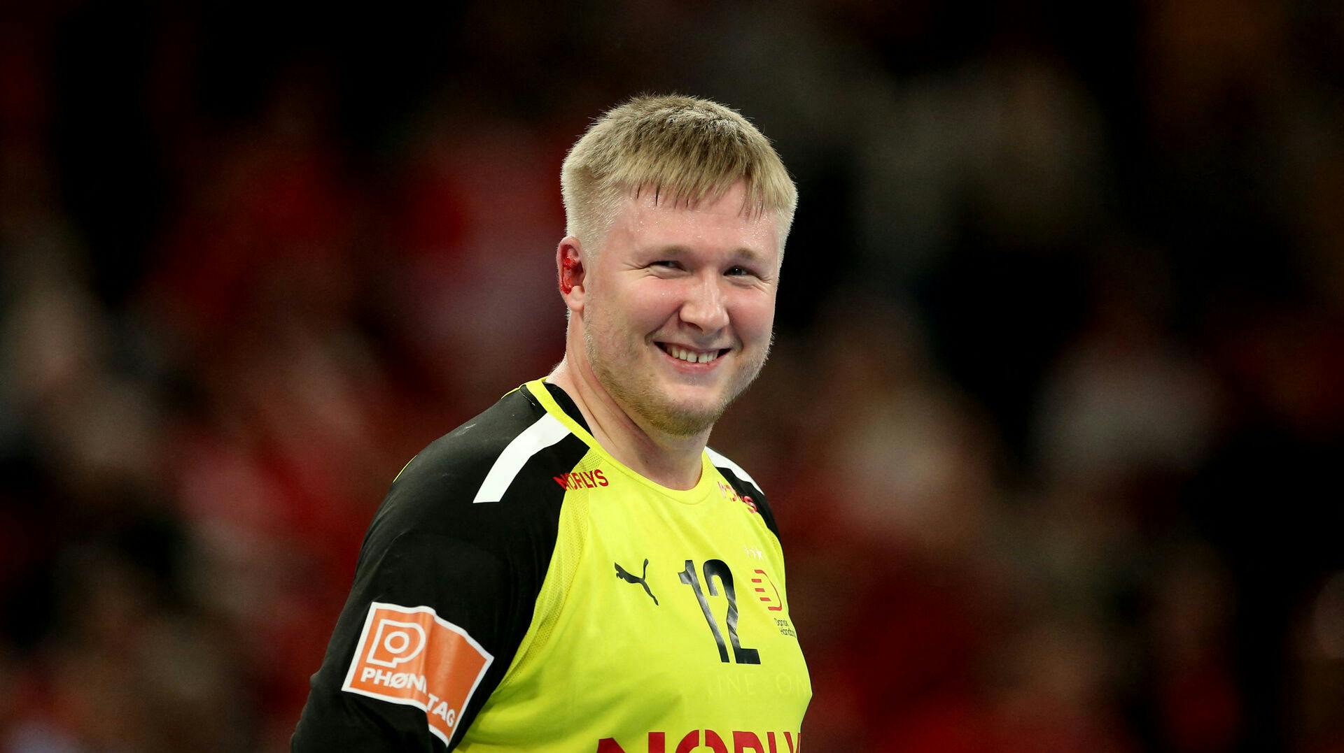 Emil Nielsen har succes på og udenfor banen.