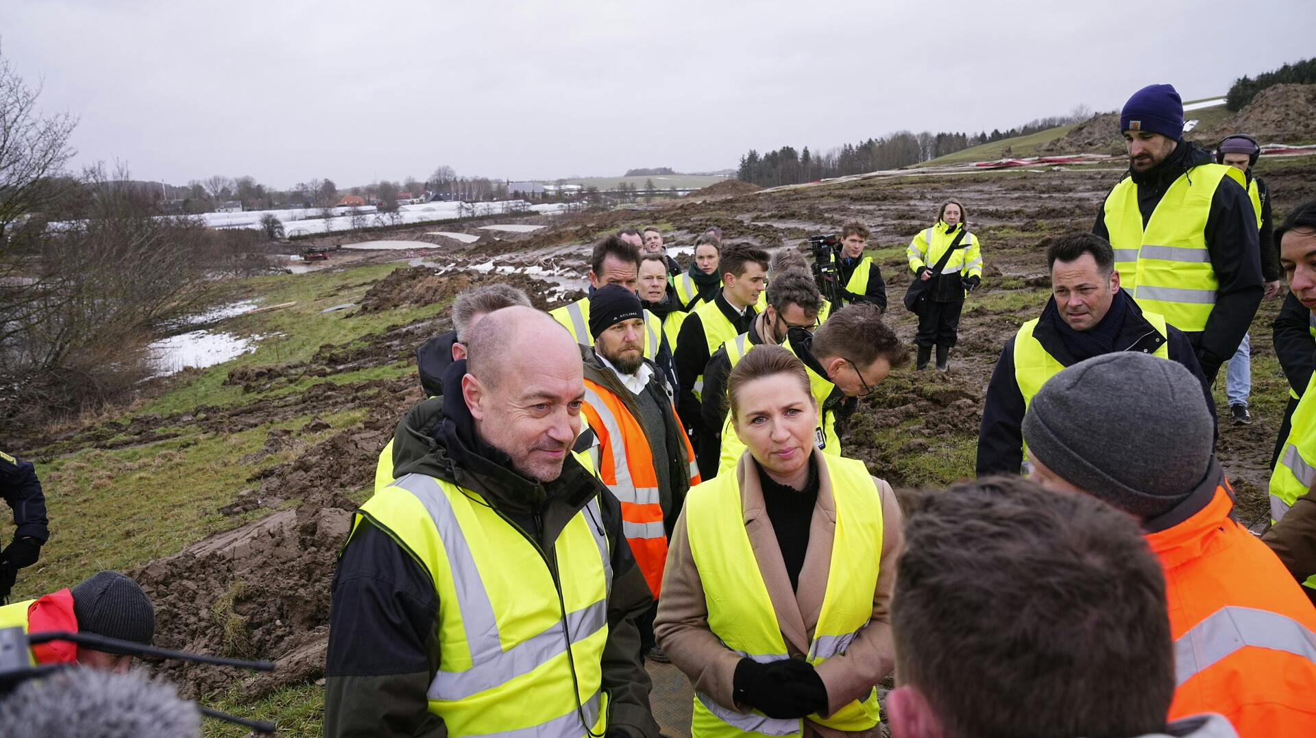 Mette Frederiksen besøger jordskred i Randers