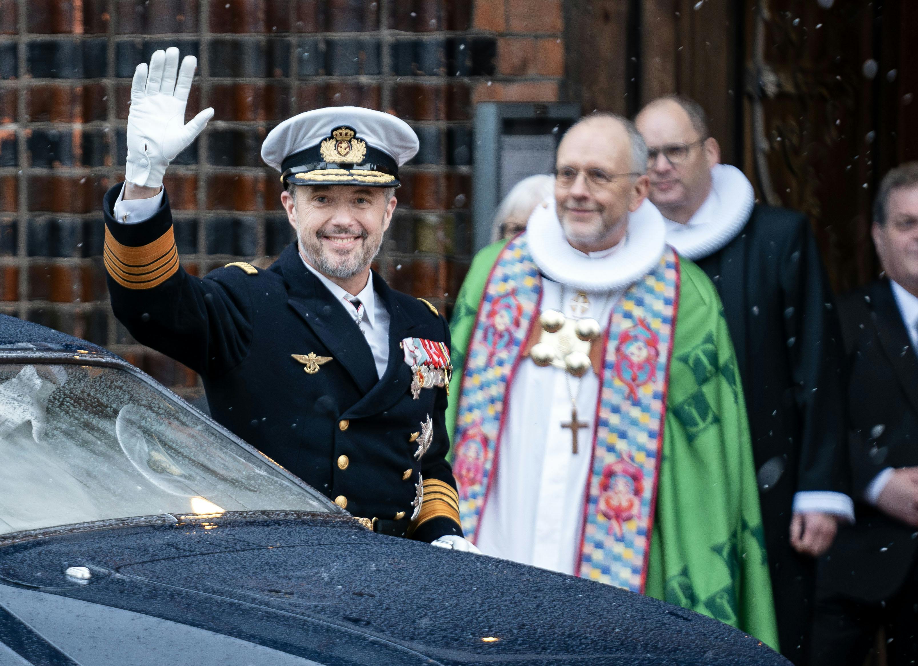 OPGAVE: Den kongelige familie deltager i festgudstjeneste STED: Aarhus DomkirkeJOURNALIST: Marianne Singer og Ulrik EriksenFOTOGRAF: Hanne JuulDATO: 20240121