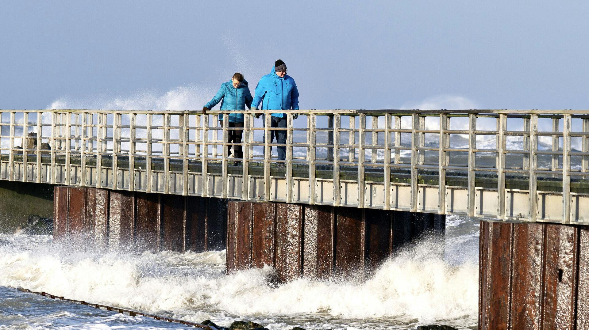 Stormvejr i Nørre Vorupør, torsdag den 21. januar 2021. DMI har udsendt varsel om stormende kuling (20-23 m/s) med vindstød af stormstyrke (25-28 m/s) langs den jyske vestkyst torsdag eftermiddag og aften.. (Foto: Henning Bagger/Ritzau Scanpix)