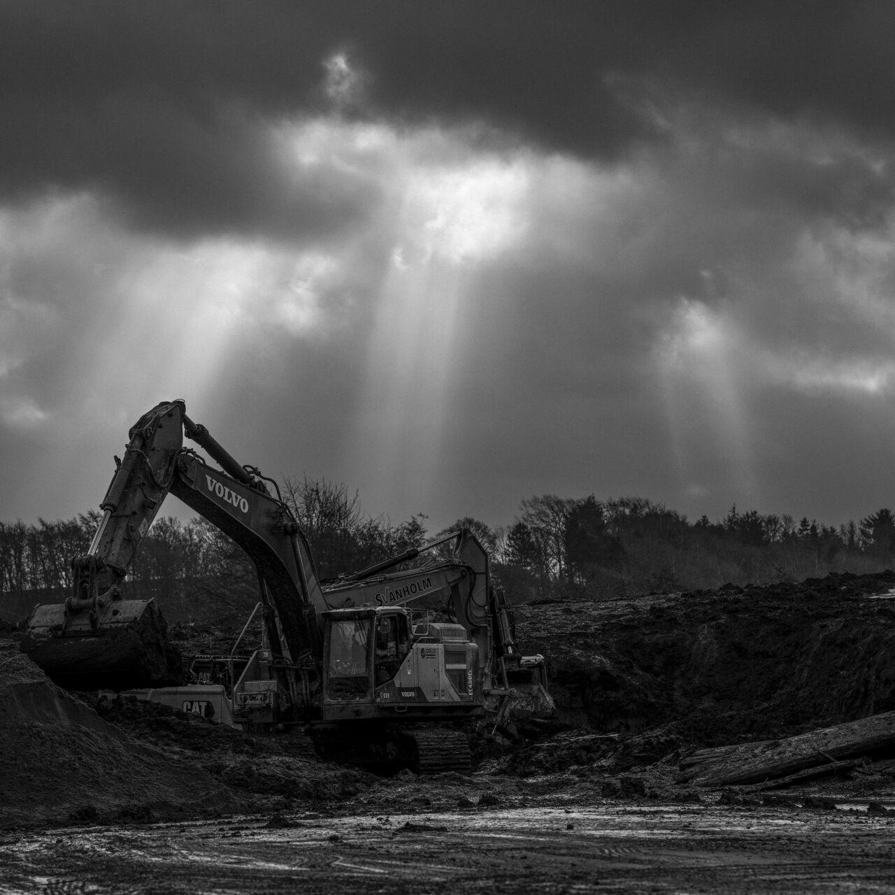 Katastrofen i Randers bliver ikke mindre af, at milliardærens firma nærmest intet har renset.