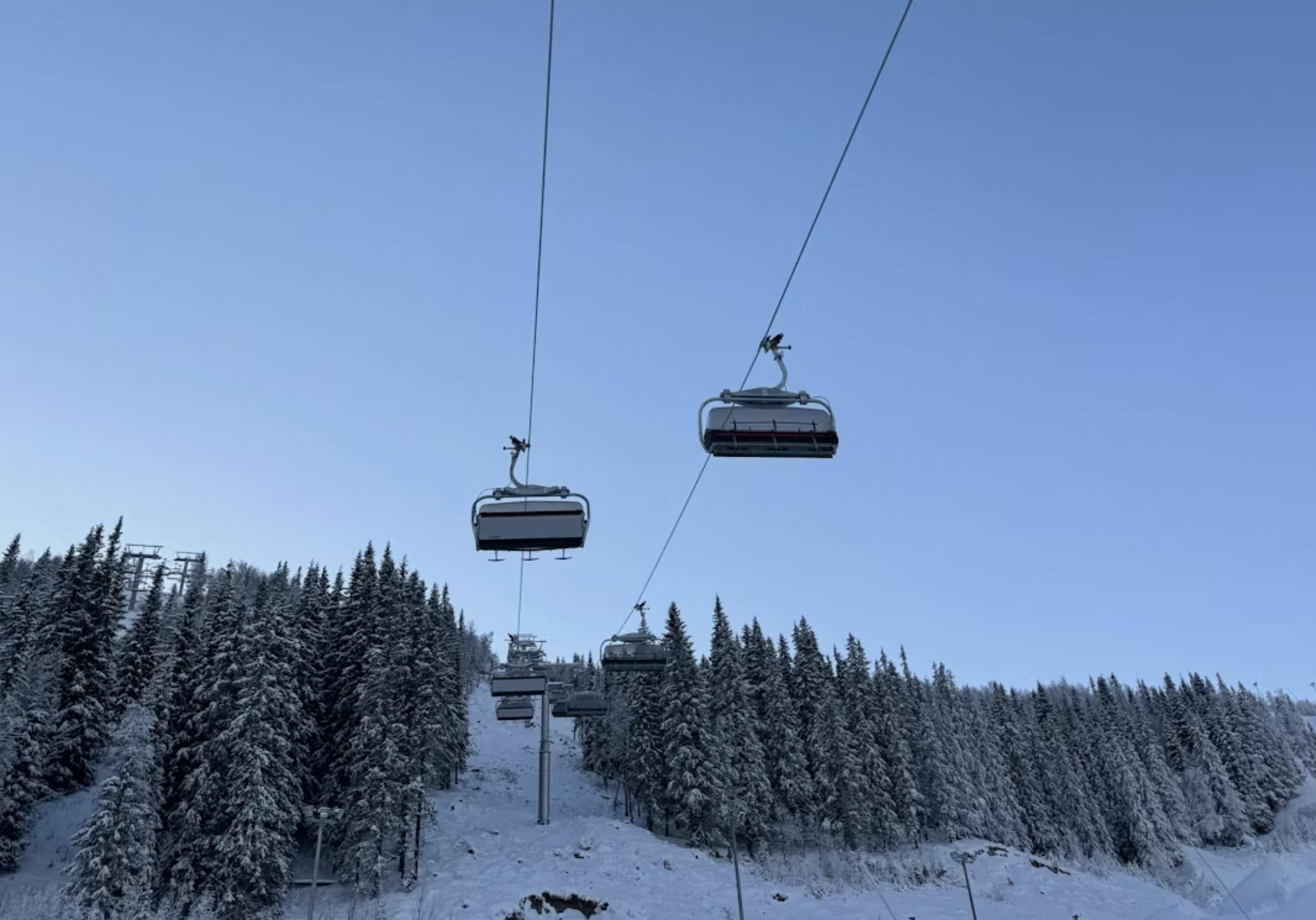 Skiliften her blev indviet for kort tid siden i Norge. Alligevel er det nu gået galt for to danske børn.