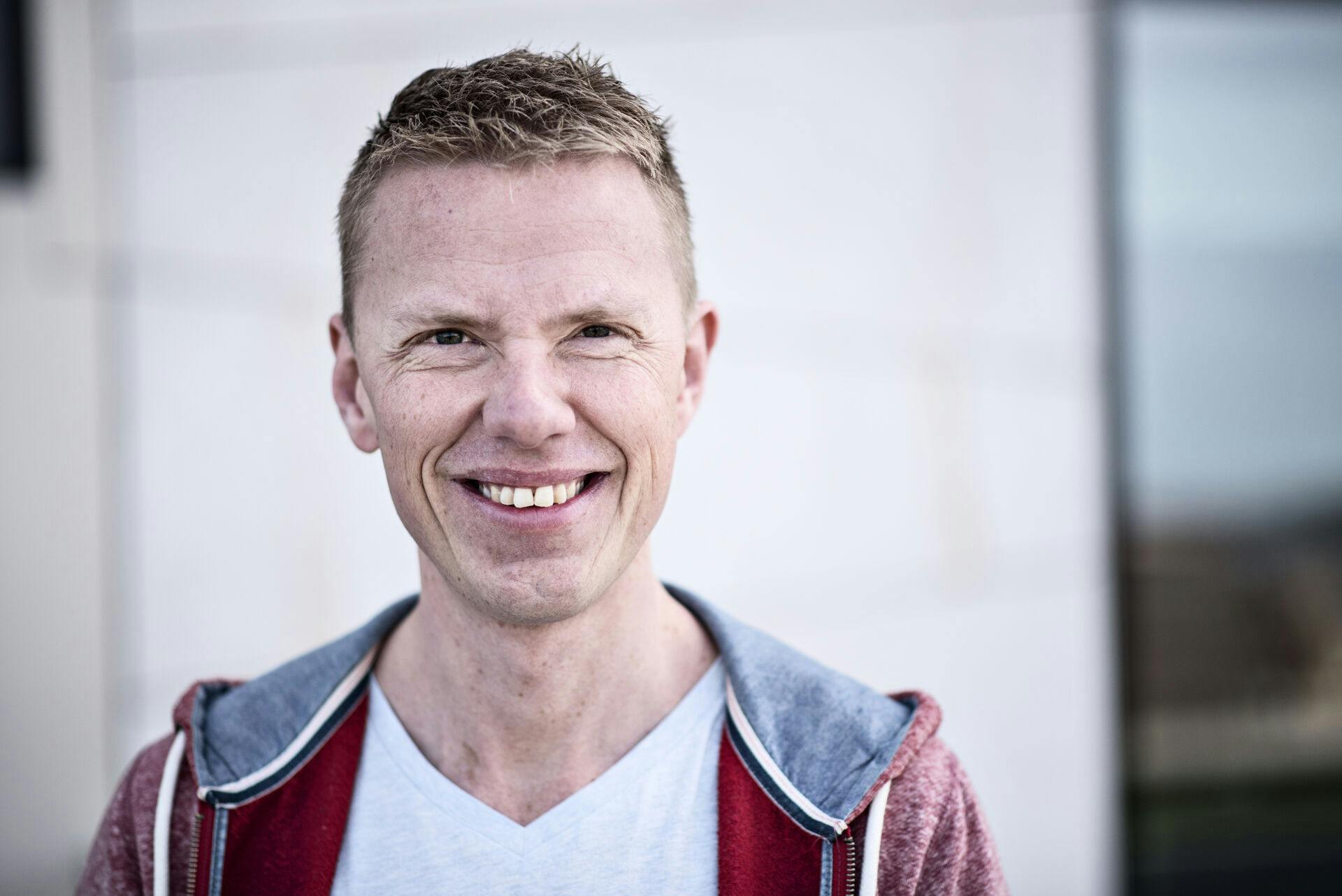 Portræt af Melodi Grand Prix kommentator Ole Tøpholm i Stockholm i forbindelse Eurovision 2016.