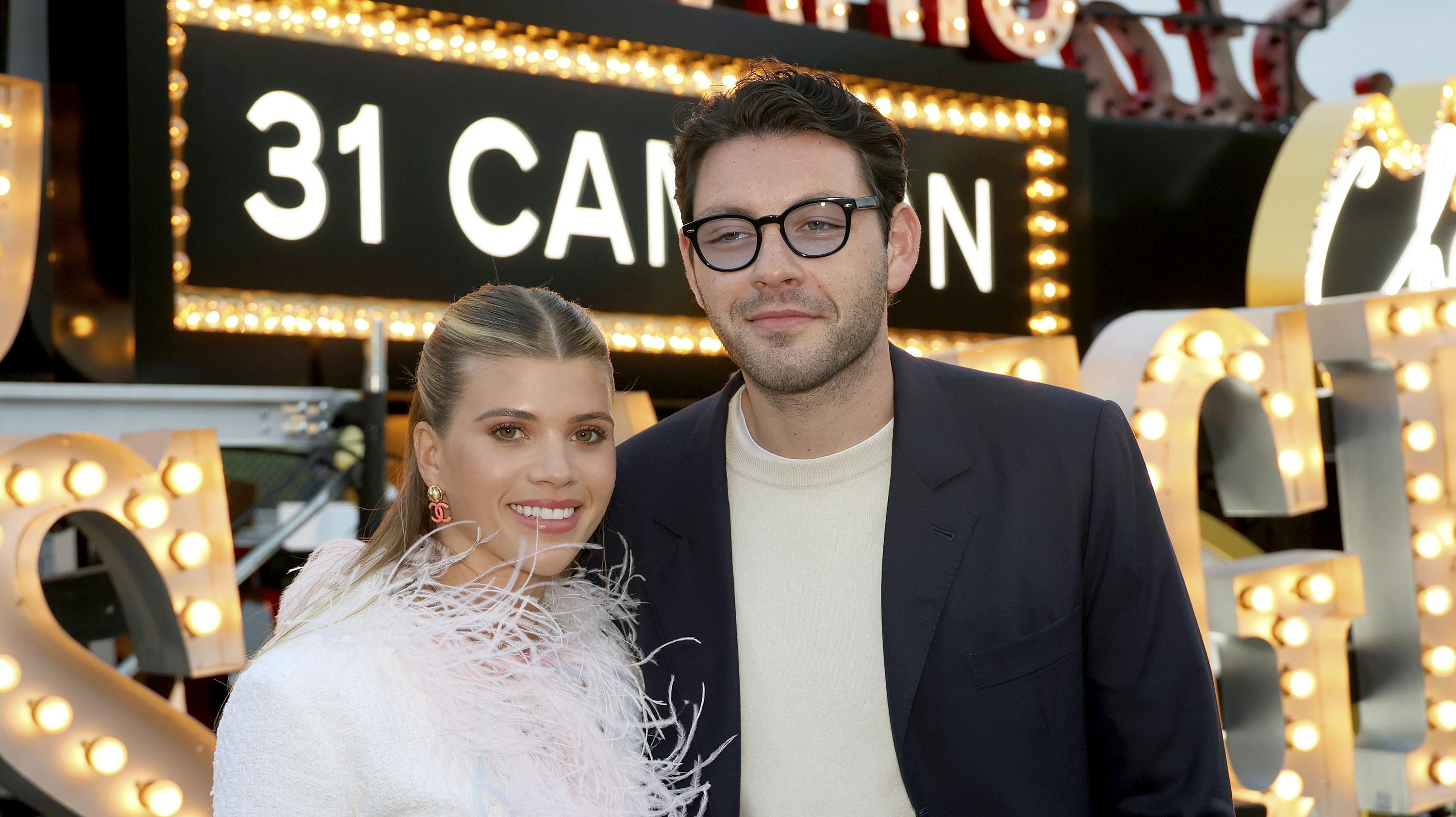 Sofia Richie blev gift i april, og kan se frem til at blive mor til en pige.