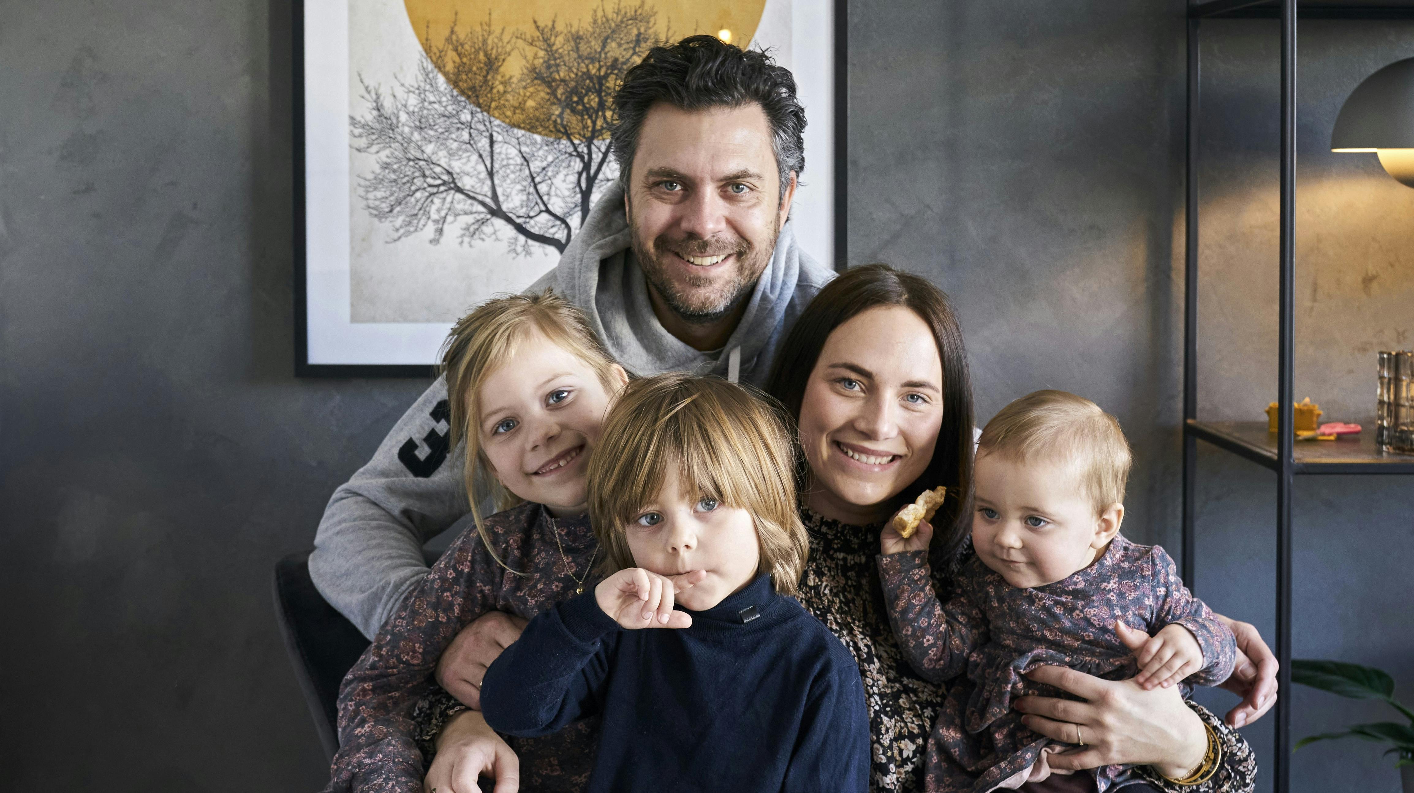 Hvad der skulle have været et hyggeligt interview med HER&NU som opvarmning til premieren på ”Årgang 20”-på tirsdag den 30. januar, udviklede sig forleden til et mareridt for familien Vernstedt-Fabricius.