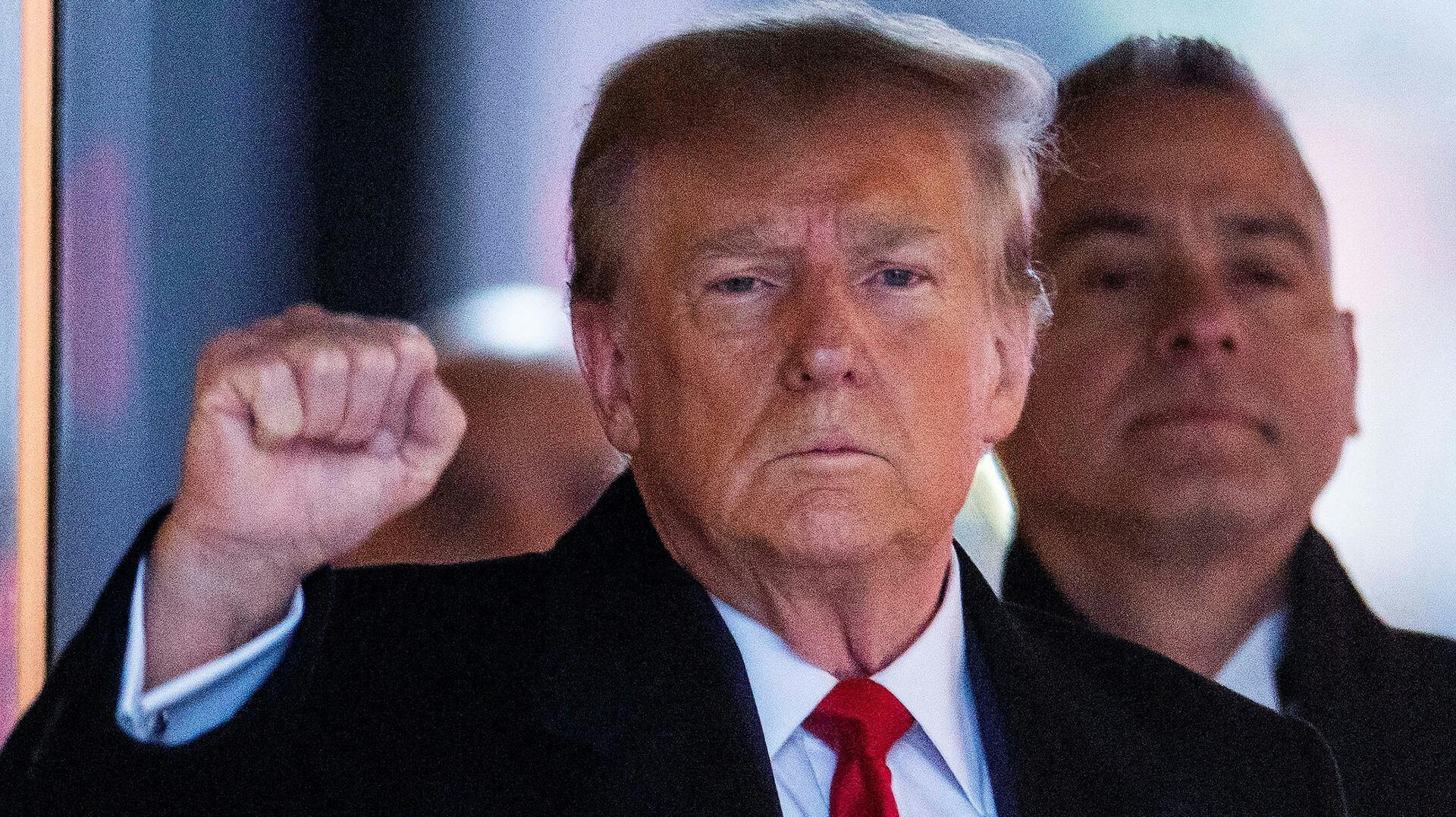 Donald Trump må punge ud efter at være dømt i en erstatningssag. 