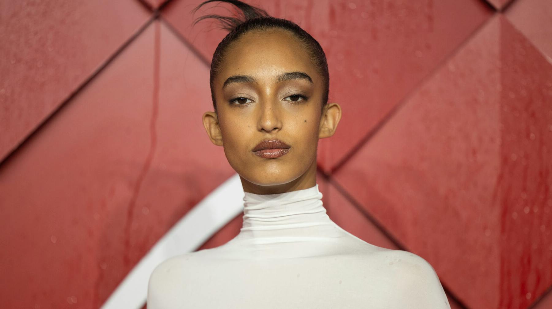 Det er ikke første gang, at Mona Tougaard viser hud på den røde løber.