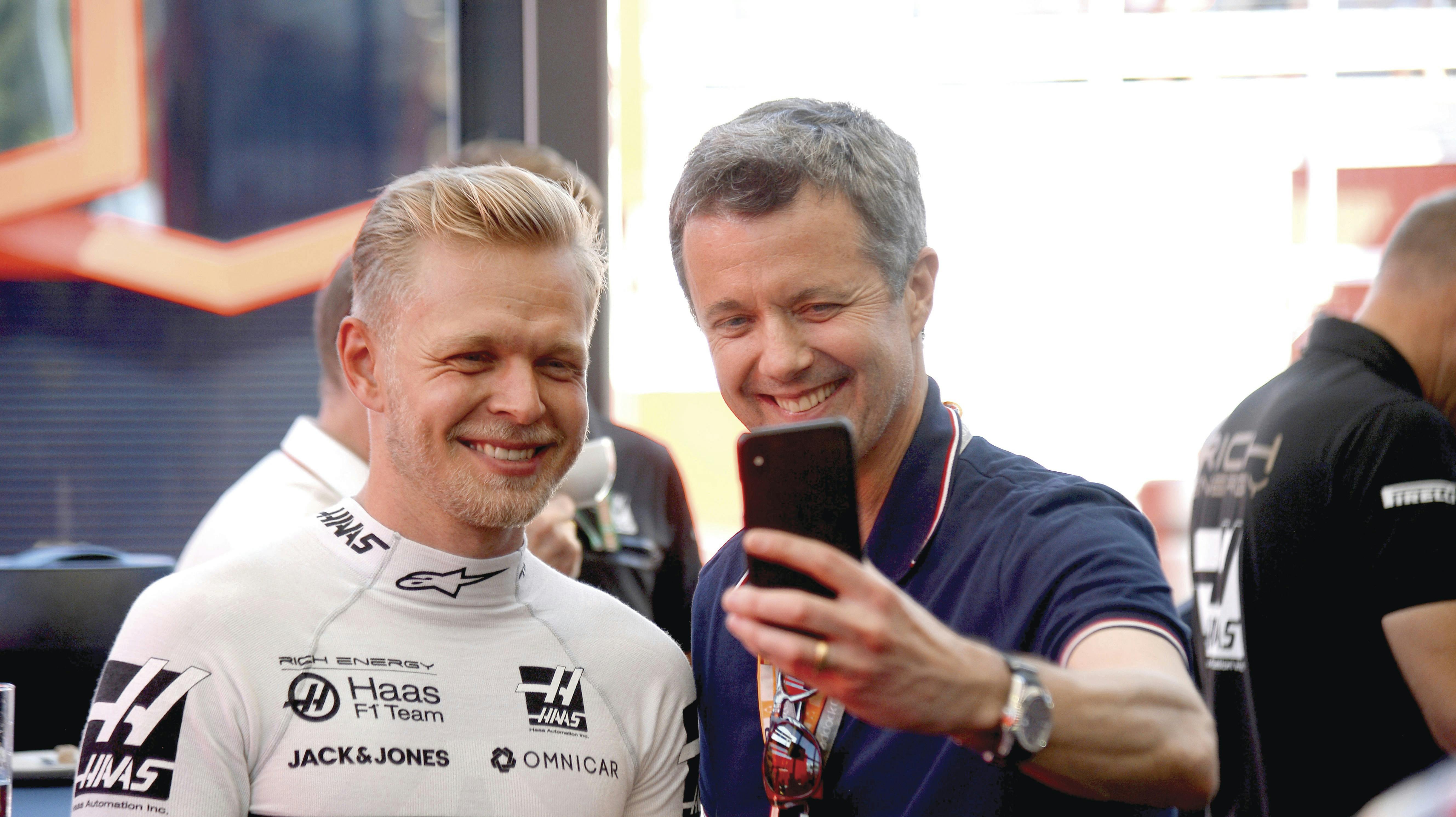 Kevin Magnussen har smidt millioner for franchisrettighederne i Skandinavien i den brasilianske kæde Oakberry. Den første butik har slået dørene op i Danmark, og planen er at udvide i Skandinavien.