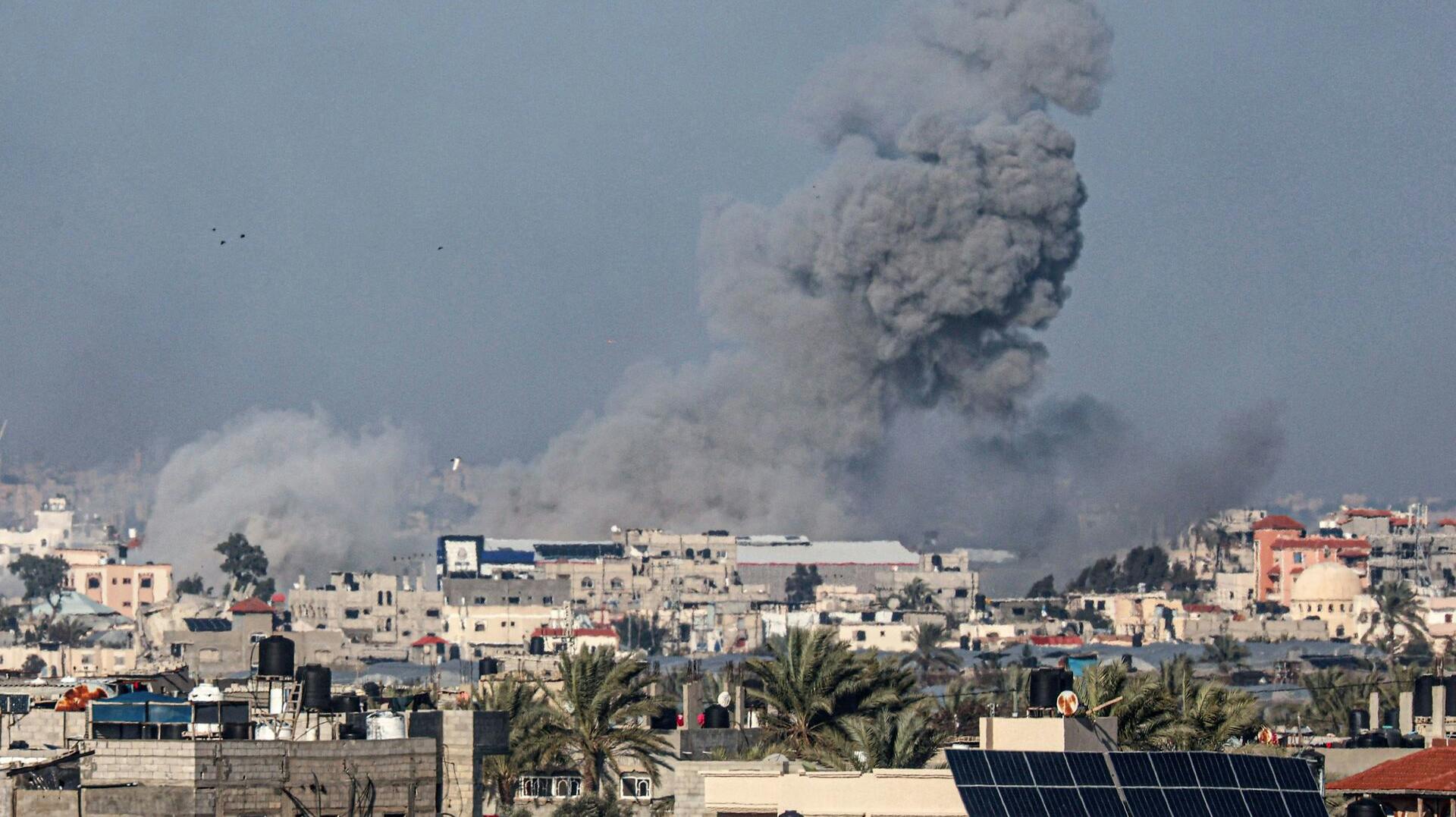 Smoke billows after an Israeli strike in Rafah in the southern Gaza Strip on January 26, 2024, amid ongoing battles between Israel and the Palestinian militant group Hamas. (Photo by AFP)