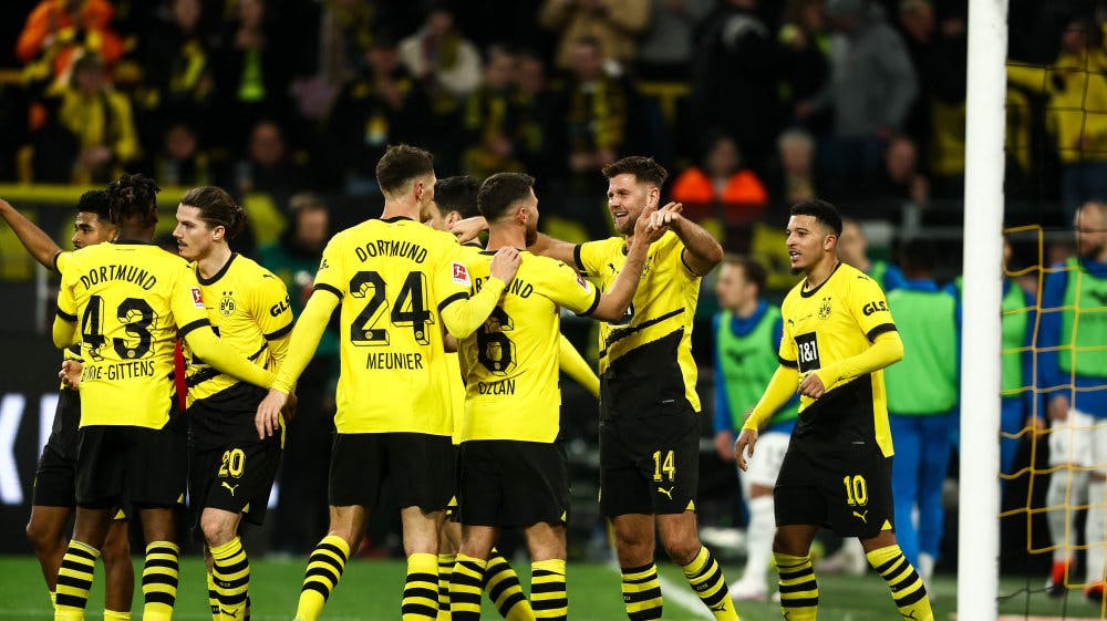 Med de tre point overtager Dortmund fjerdepladsen i Bundesligaen, der giver adgang til Champions League. 