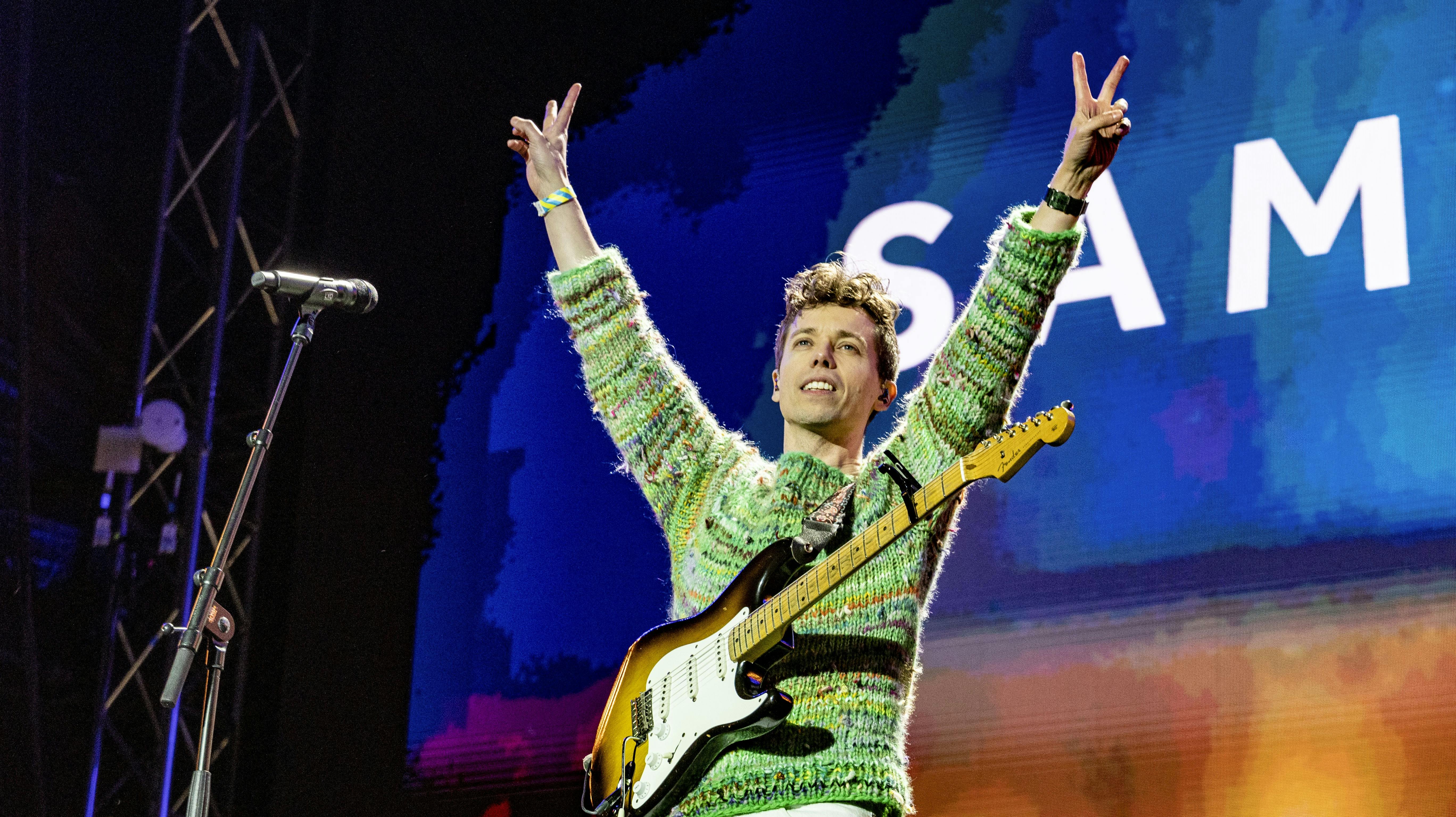 For Mads Langer er kun det bedste godt nok – hvadenten det er hjemmestrikkede sweatre i Lærke Bagger-stil på scenen eller de mest delikate fødselsdagskager fra en af Danmarks største kageinfluencere.