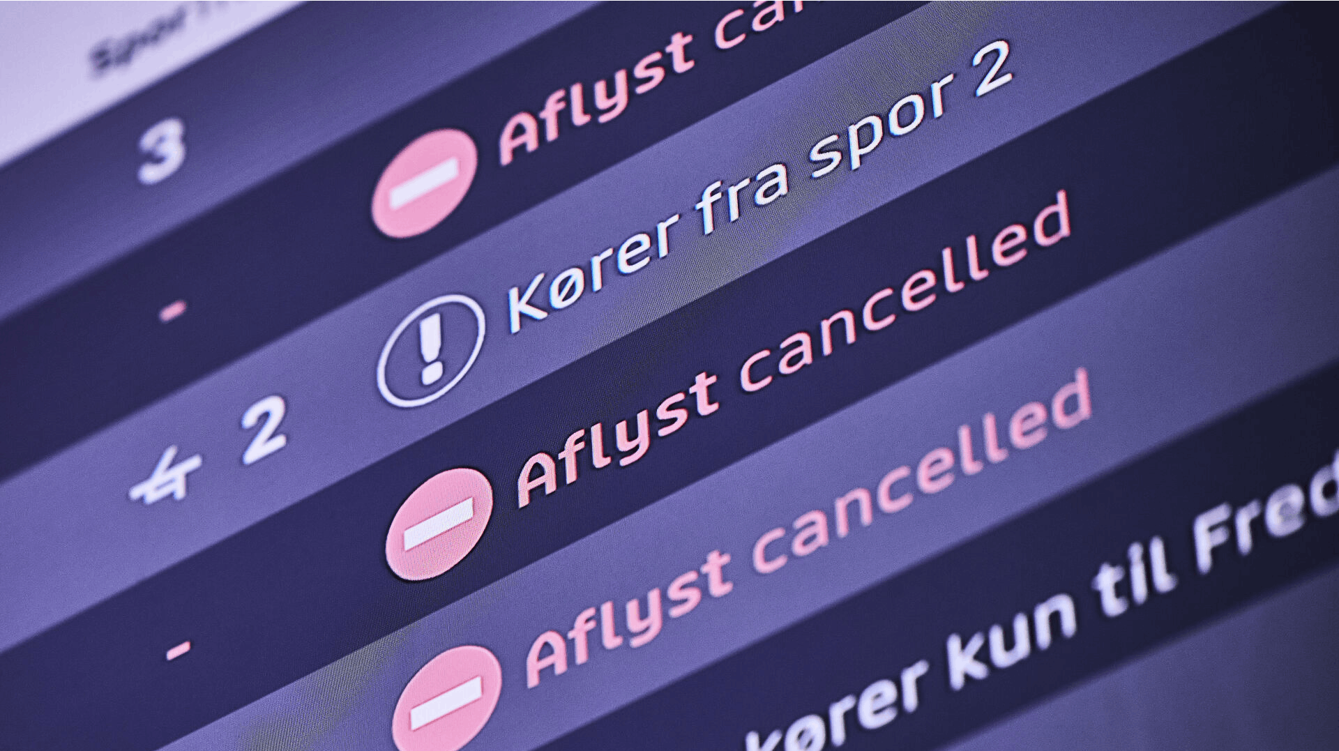 Flere tog mellem Fredericia og Aarhus H er mandag aflyst på grund af akut sporarbejde efter et dæmningsskred.