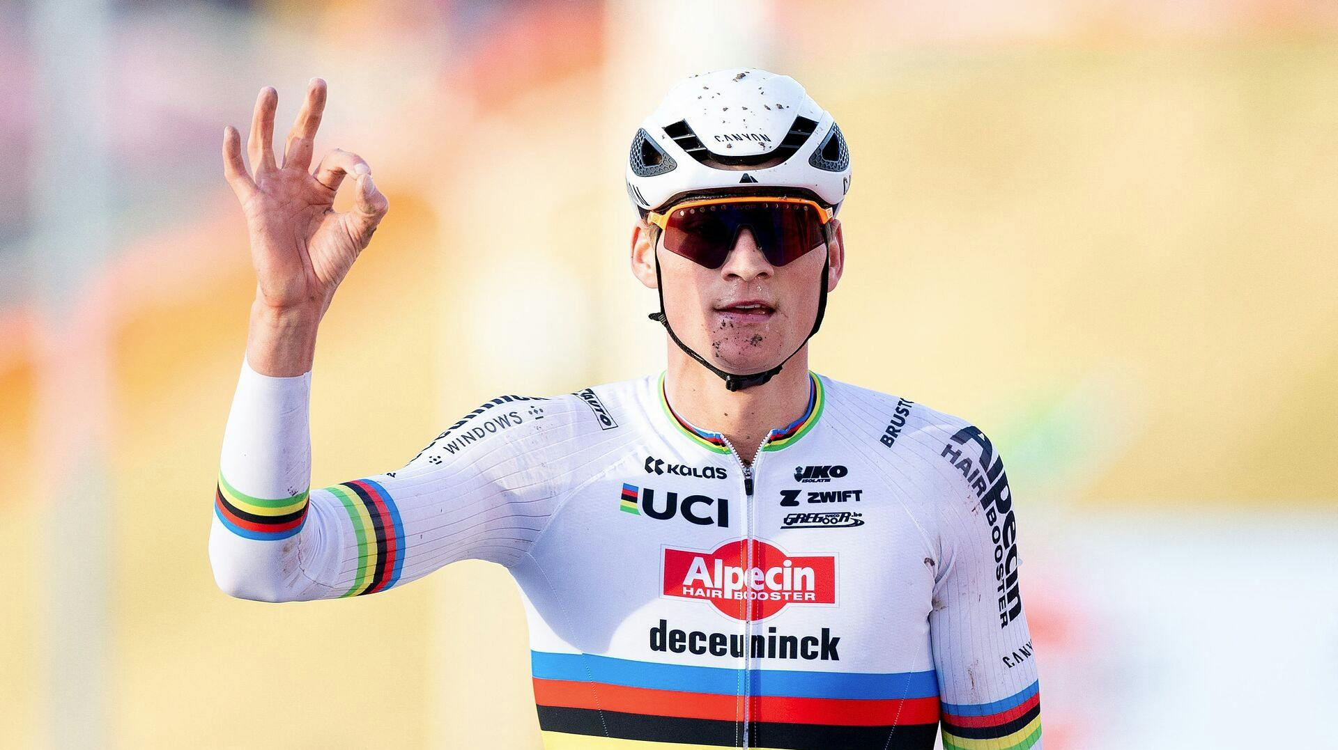 Netherland's Mathieu van der Poel gestures during the Men's Elite Cyclo-cross World Cup race in Hoogerheide, on January 28, 2024. (Photo by Iris van den Broek / ANP / AFP) / Netherlands OUT