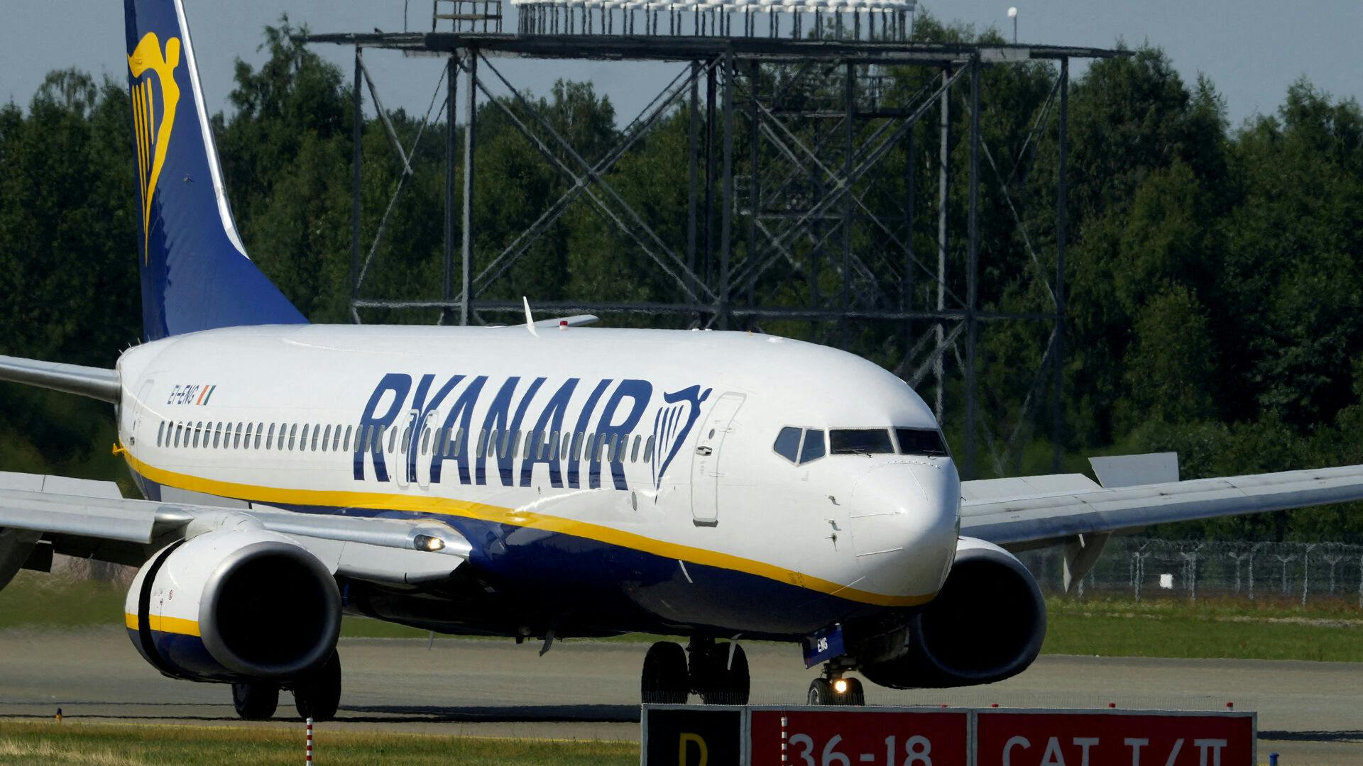 Ryanairs overskud i tredje kvartal er faldet med 93 procent til 14,8 millioner euro, viser regnskab.