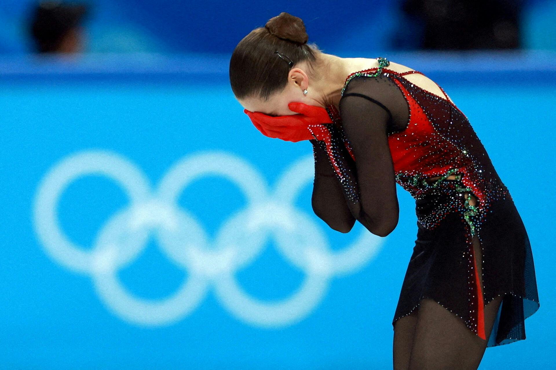 Ol-guldvinderen i kunstskøjteløb, russiske Kamila Valieva, får fire års karantæne for at have brudt reglerne for doping.