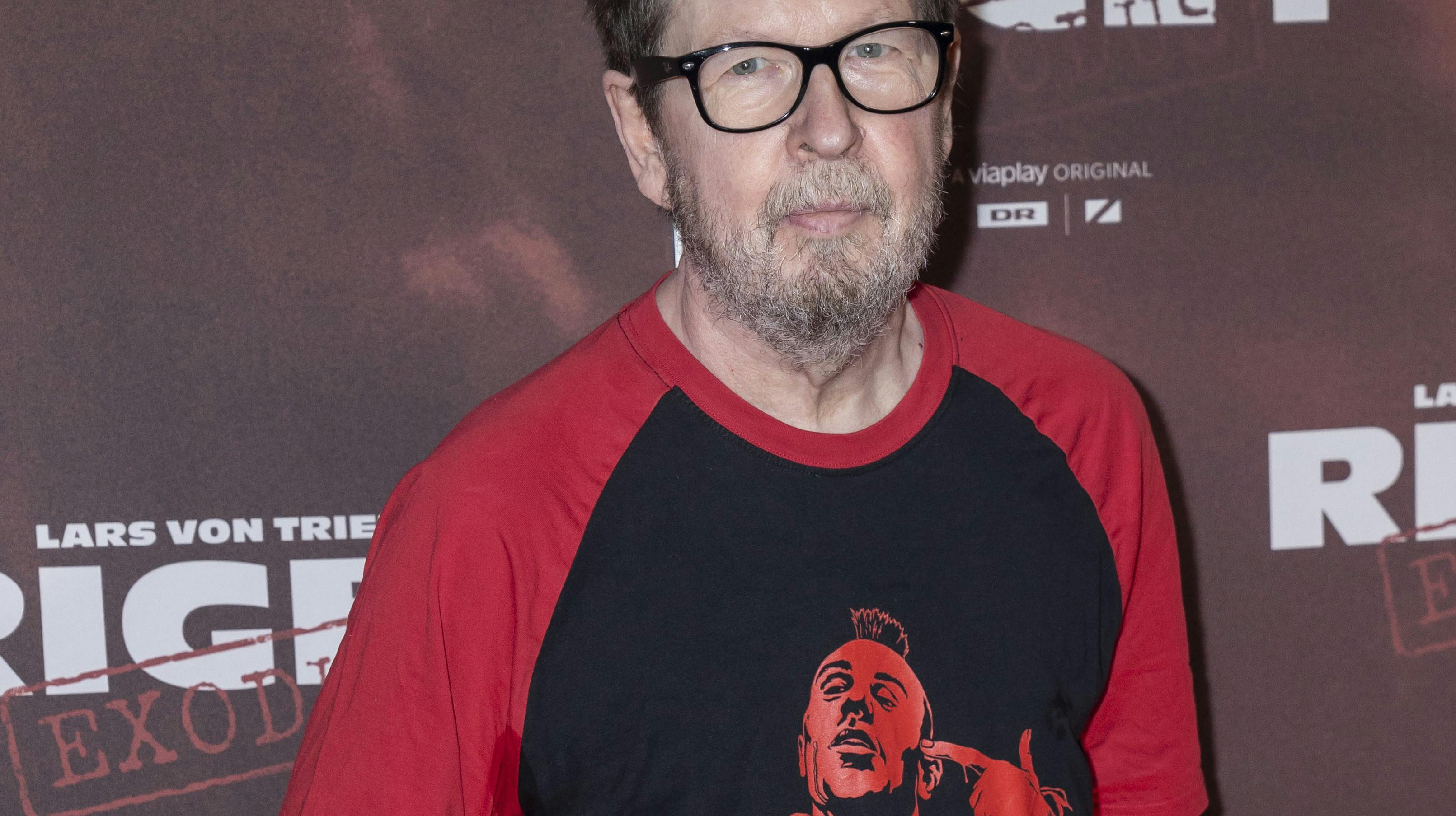 Livet med Parkinsons tager hårdt på Lars von Trier. 