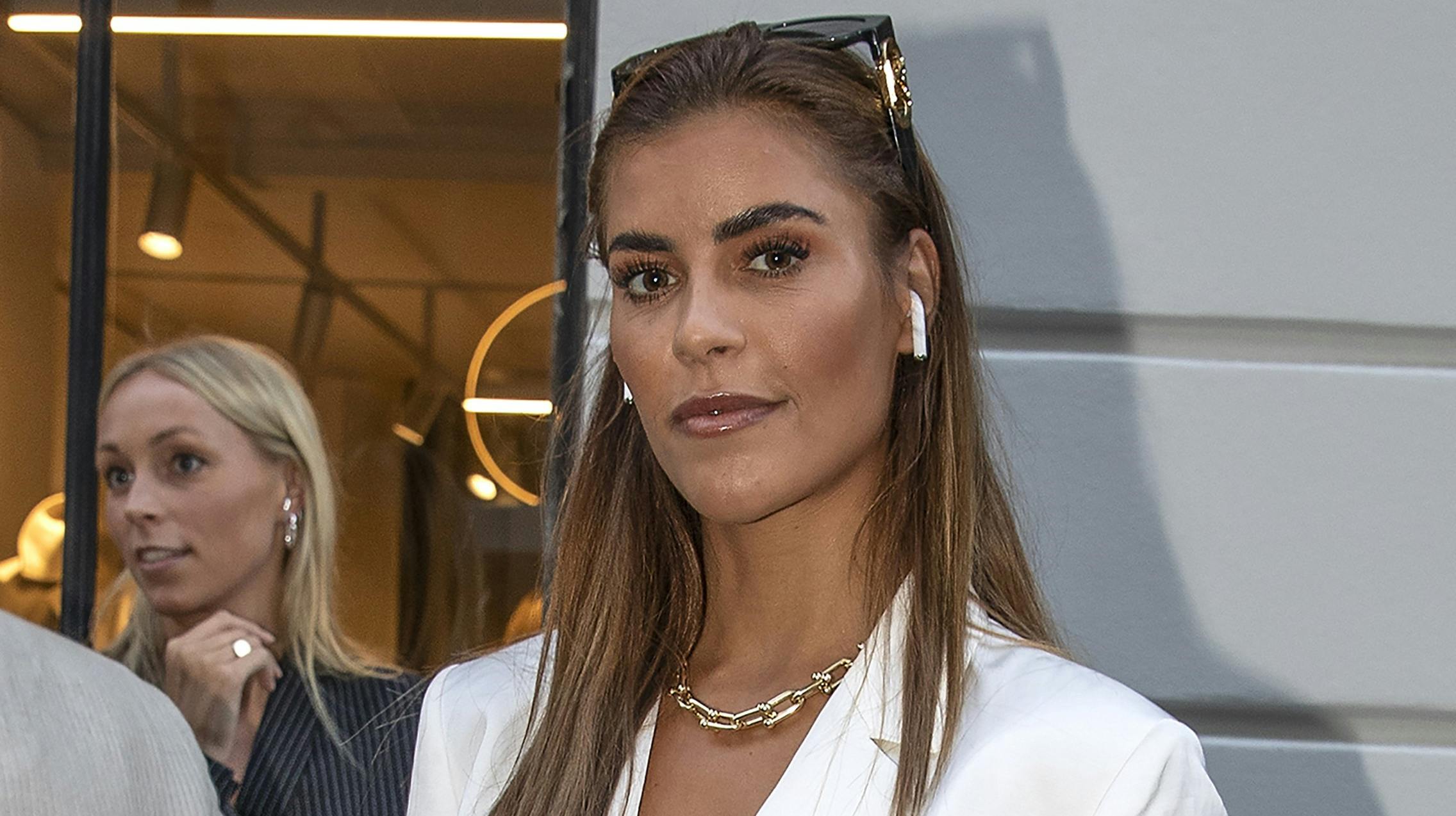 Der er langt mellem billederne af Philines kæreste på hendes profil på Instagram.