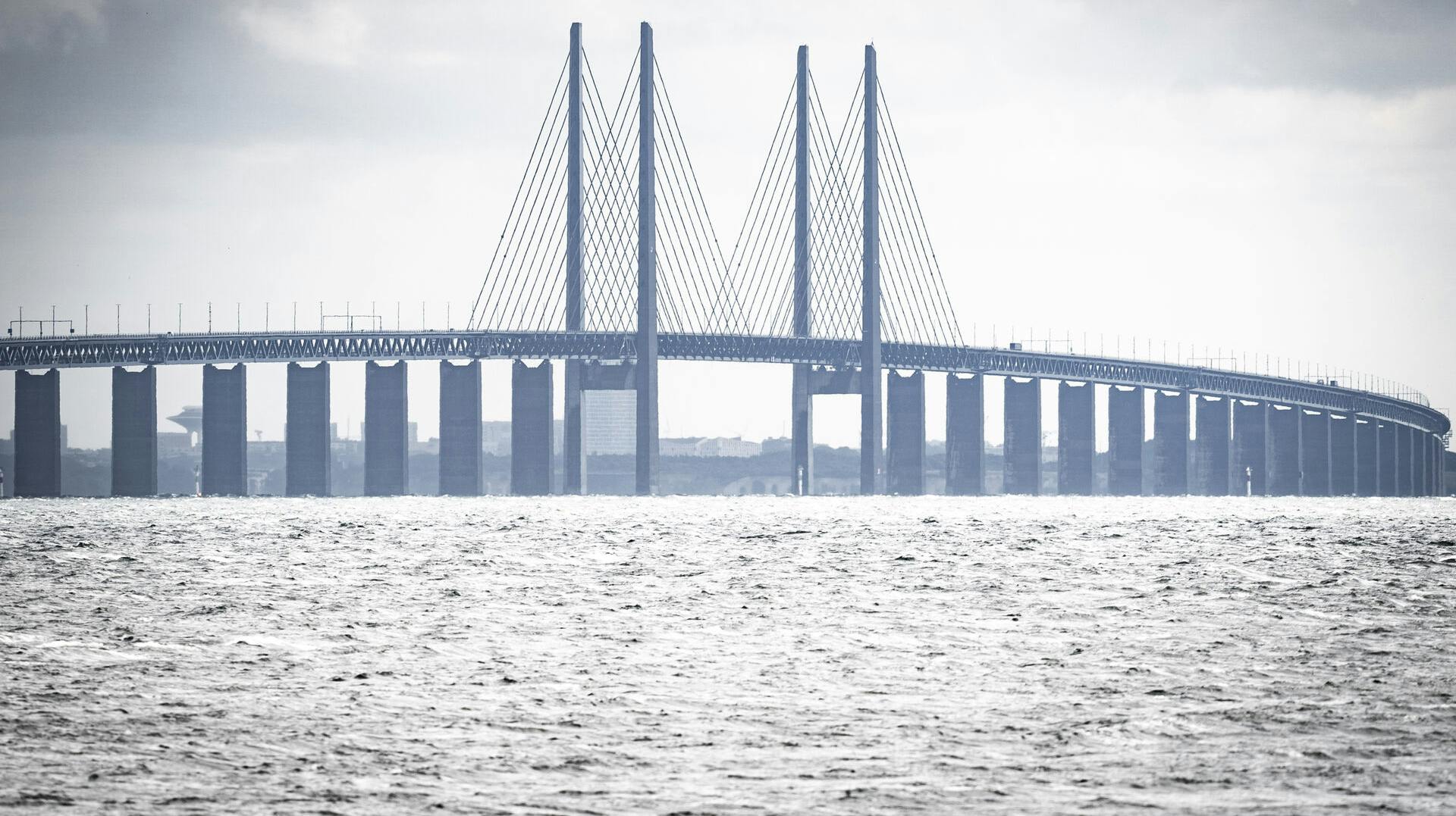 Øresundsbroens 25 års jubilæum fejres med halvmaraton. Nu løftes sløret for, hvilken rute løberne skal ud på.