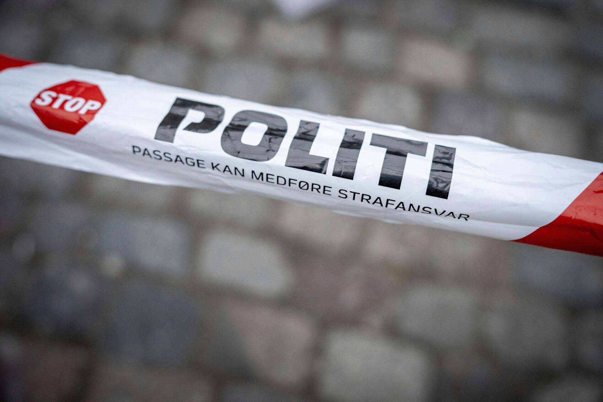 Midt- og Vestjyllands Politi efterforsker flere sager om en mand, der har blottet sig for flere kvinder. De seneste dage er det både gået ud over en 30-årig og en 16-årig kvinde.