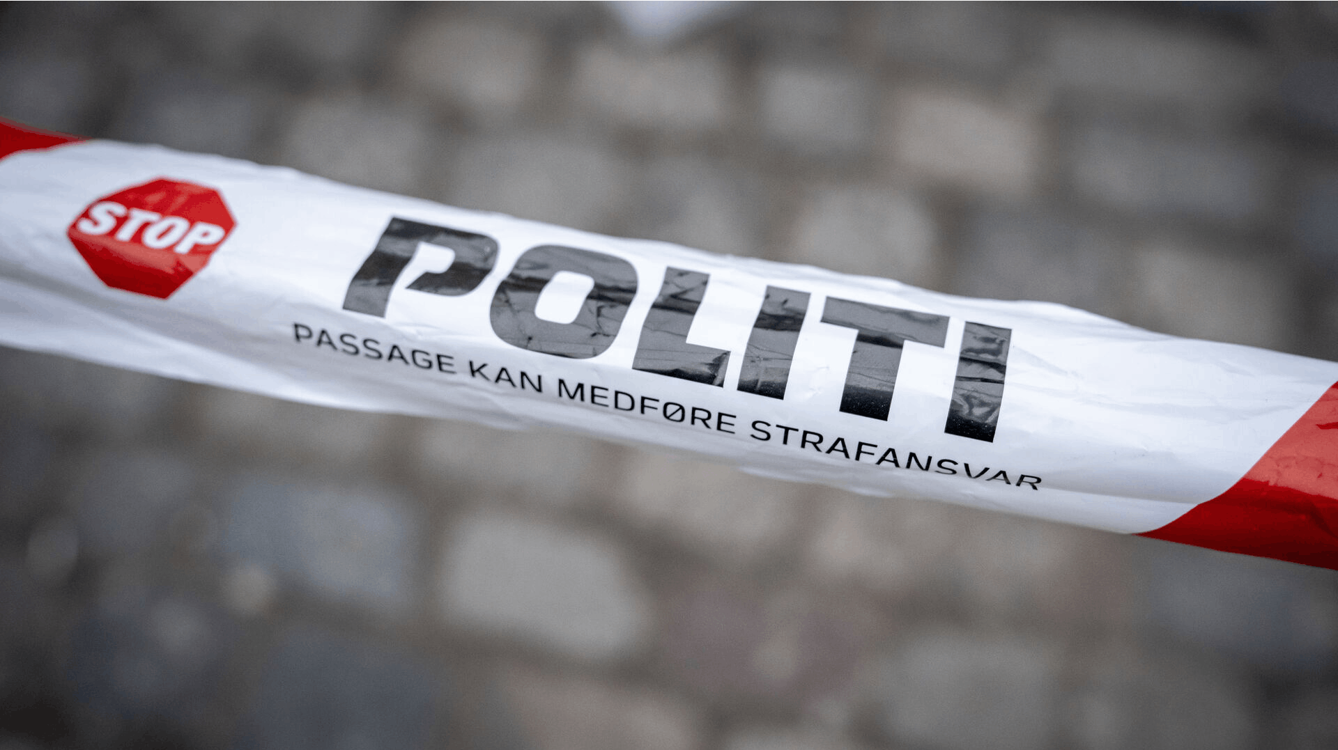 Midt- og Vestjyllands Politi efterforsker flere sager om en mand, der har blottet sig for flere kvinder. De seneste dage er det både gået ud over en 30-årig og en 16-årig kvinde.