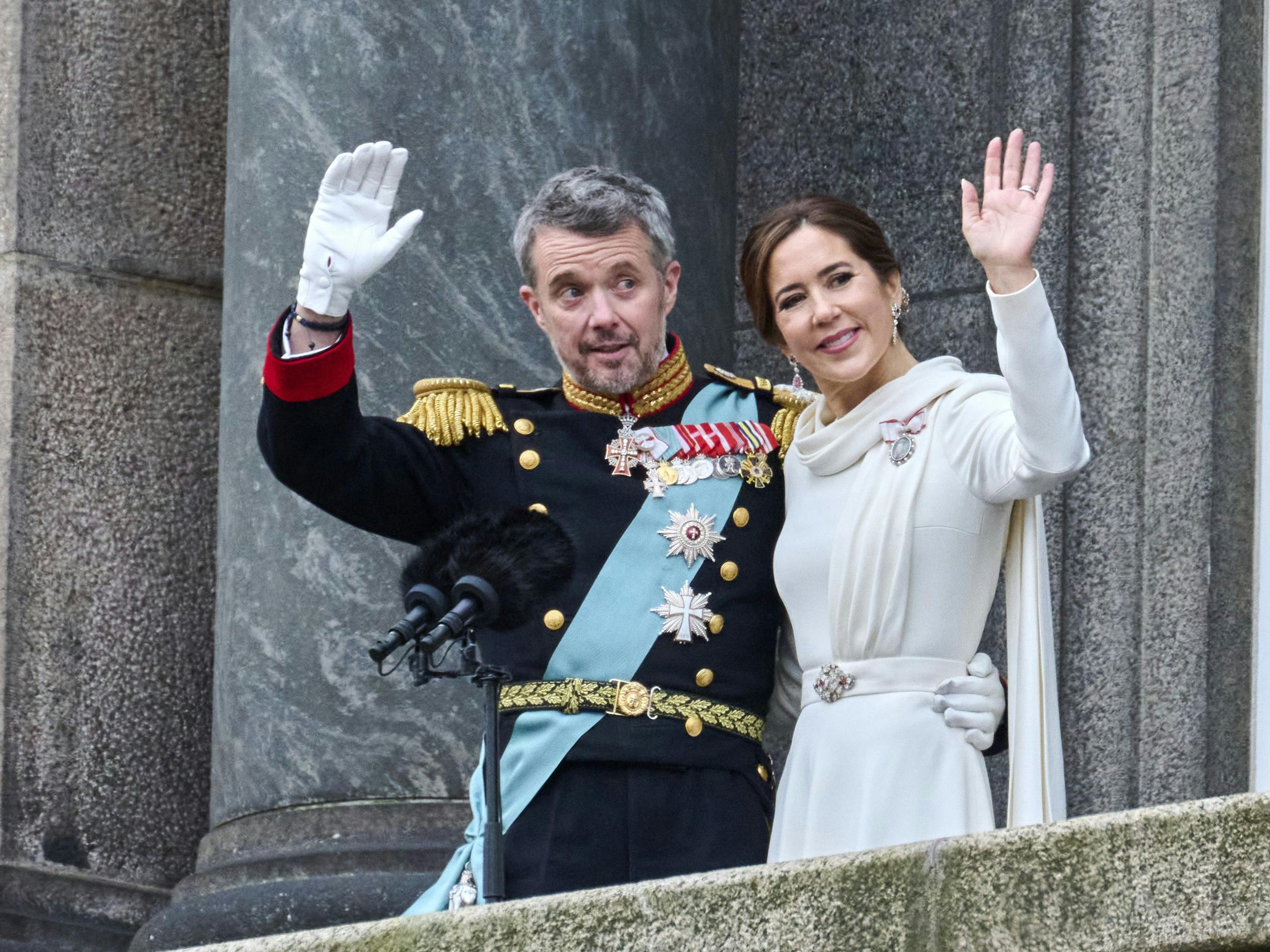 Nok er de konge og dronning nu, men det er bestemt ikke lig med, at tilværelsen er eventyrlig.