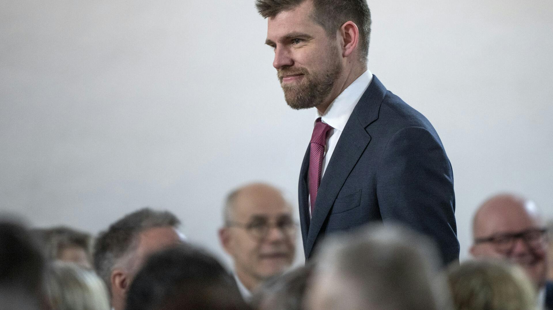 Kirkeminister, minister for byer og landdistrikter og minister for nordisk samarbejde Morten Dahlin ankommer til festgudstjenesten i anledning af tronskiftet i Aarhus Domkirke, søndag den 21. januar 2024. (Foto: Bo Amstrup/Ritzau Scanpix)