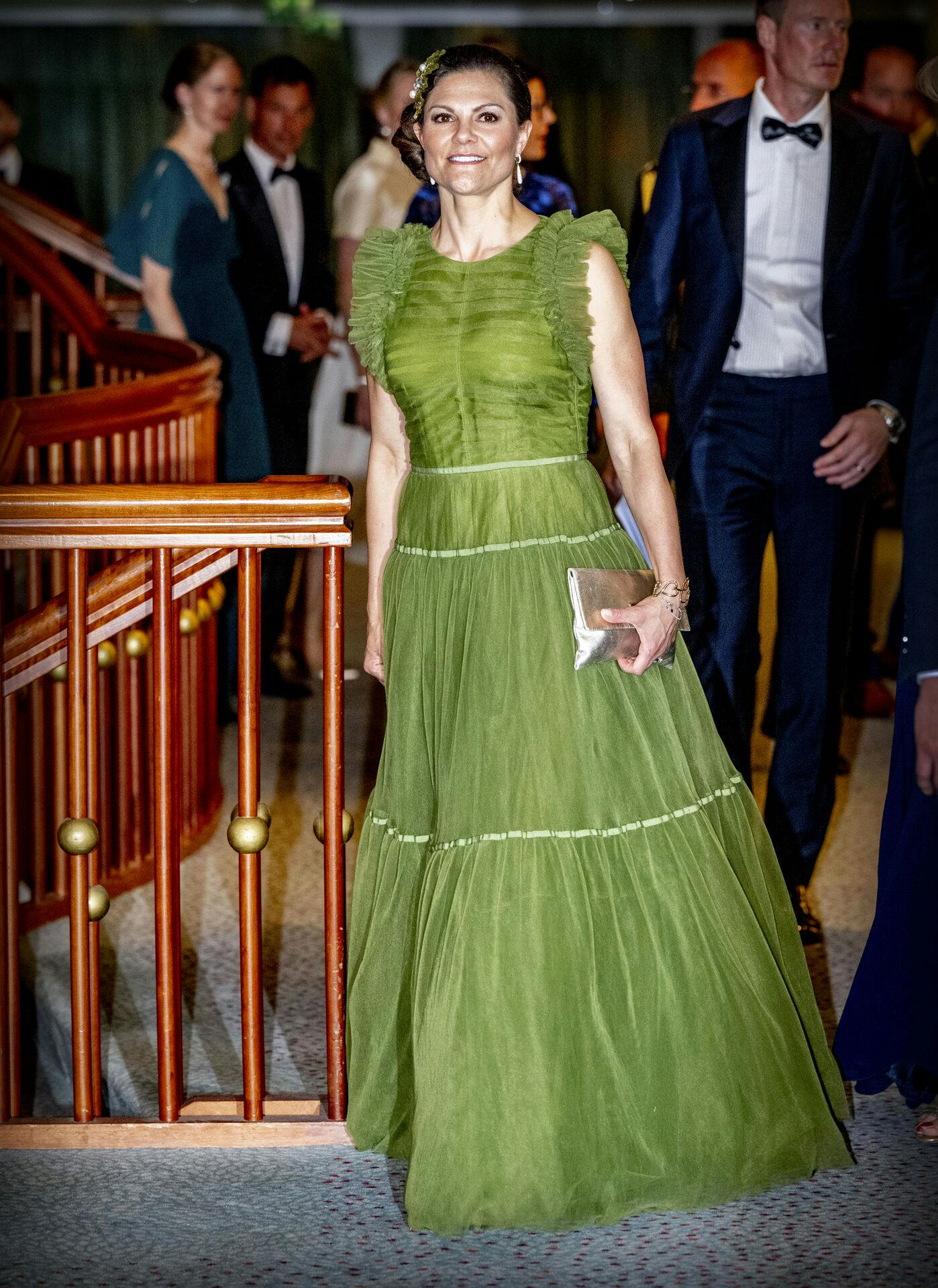 Kronprinsesse Victoria i skovgrøn kjole fra H&M i juni 2022.